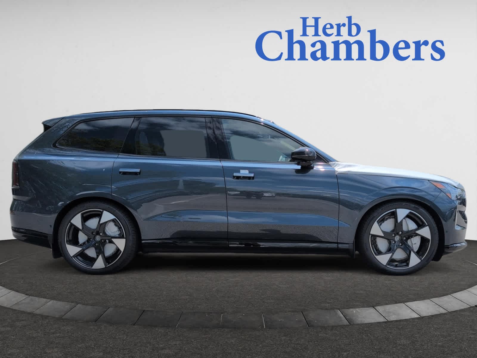 new 2025 Volvo EX90 car, priced at $98,485