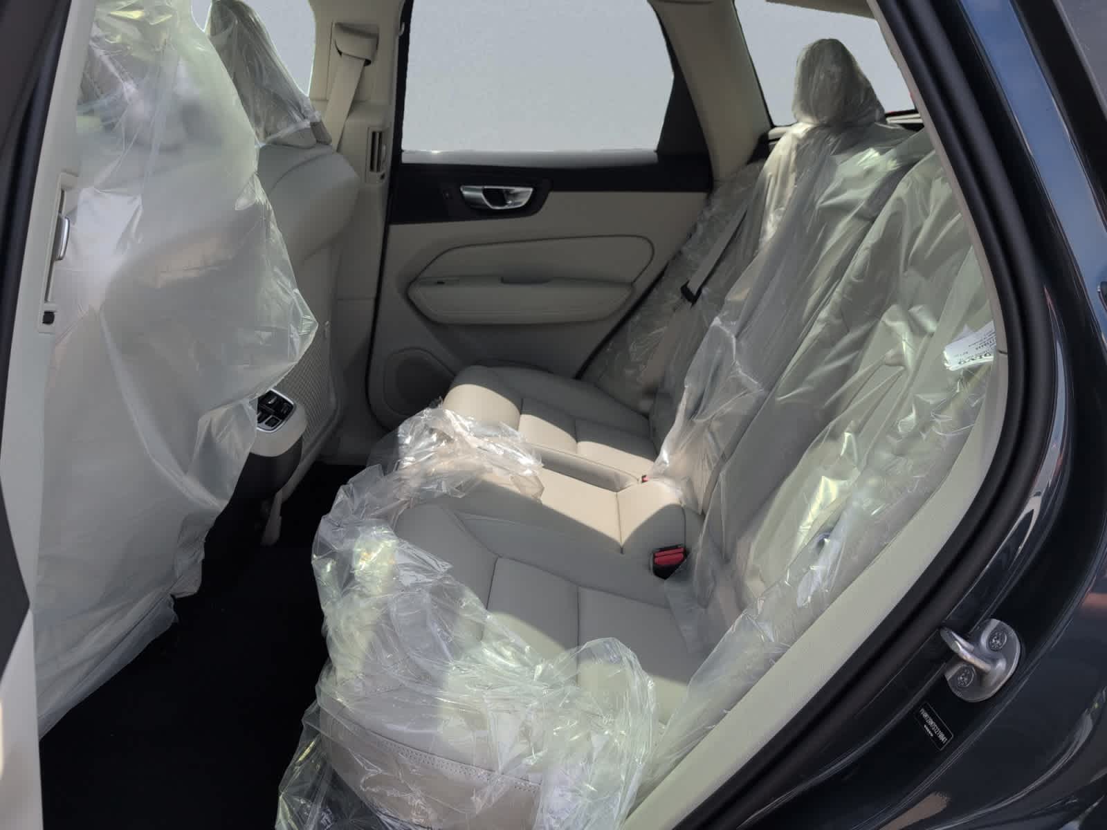 new 2025 Volvo XC60 car, priced at $60,660