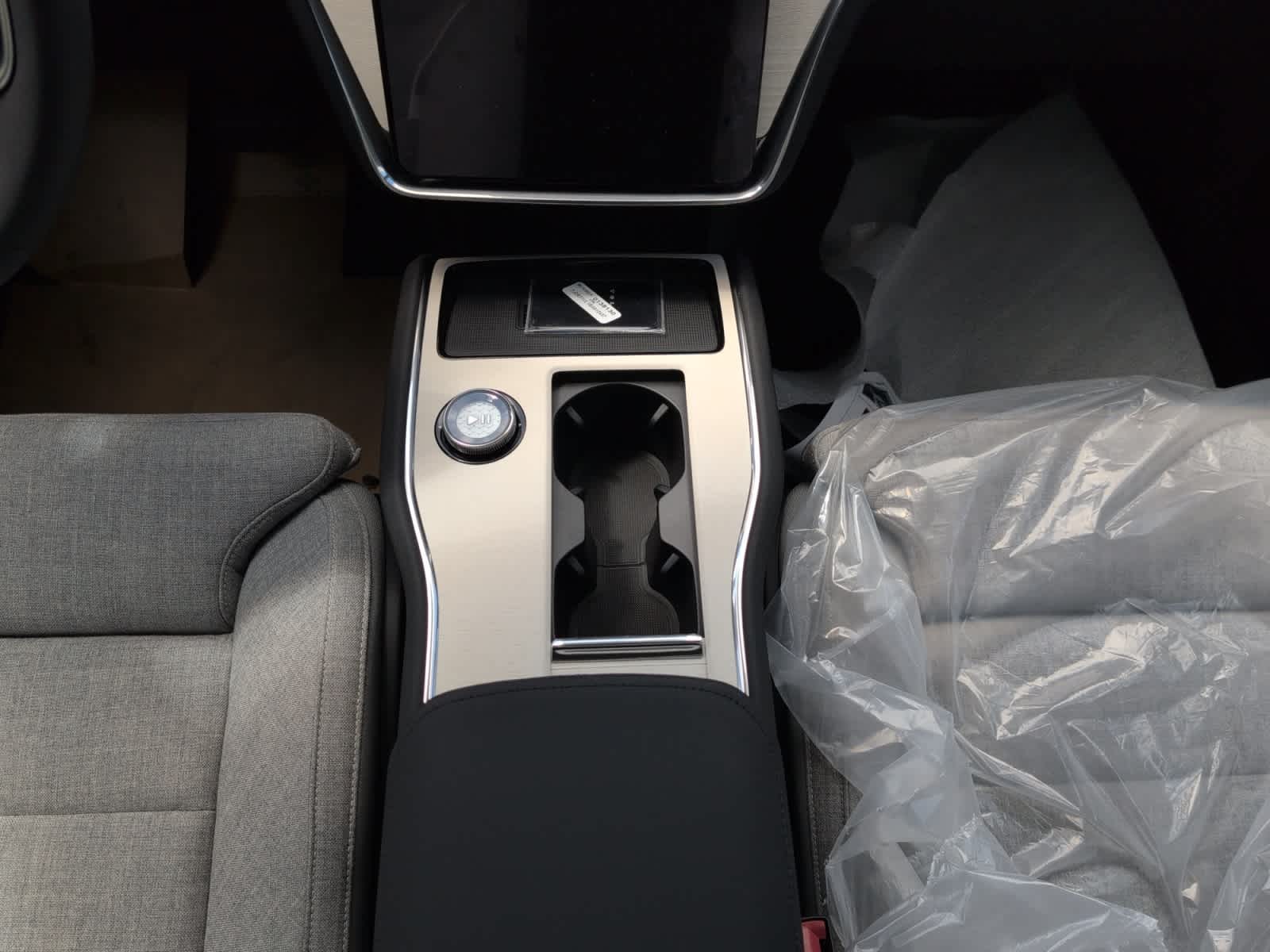 new 2025 Volvo EX90 car, priced at $98,485