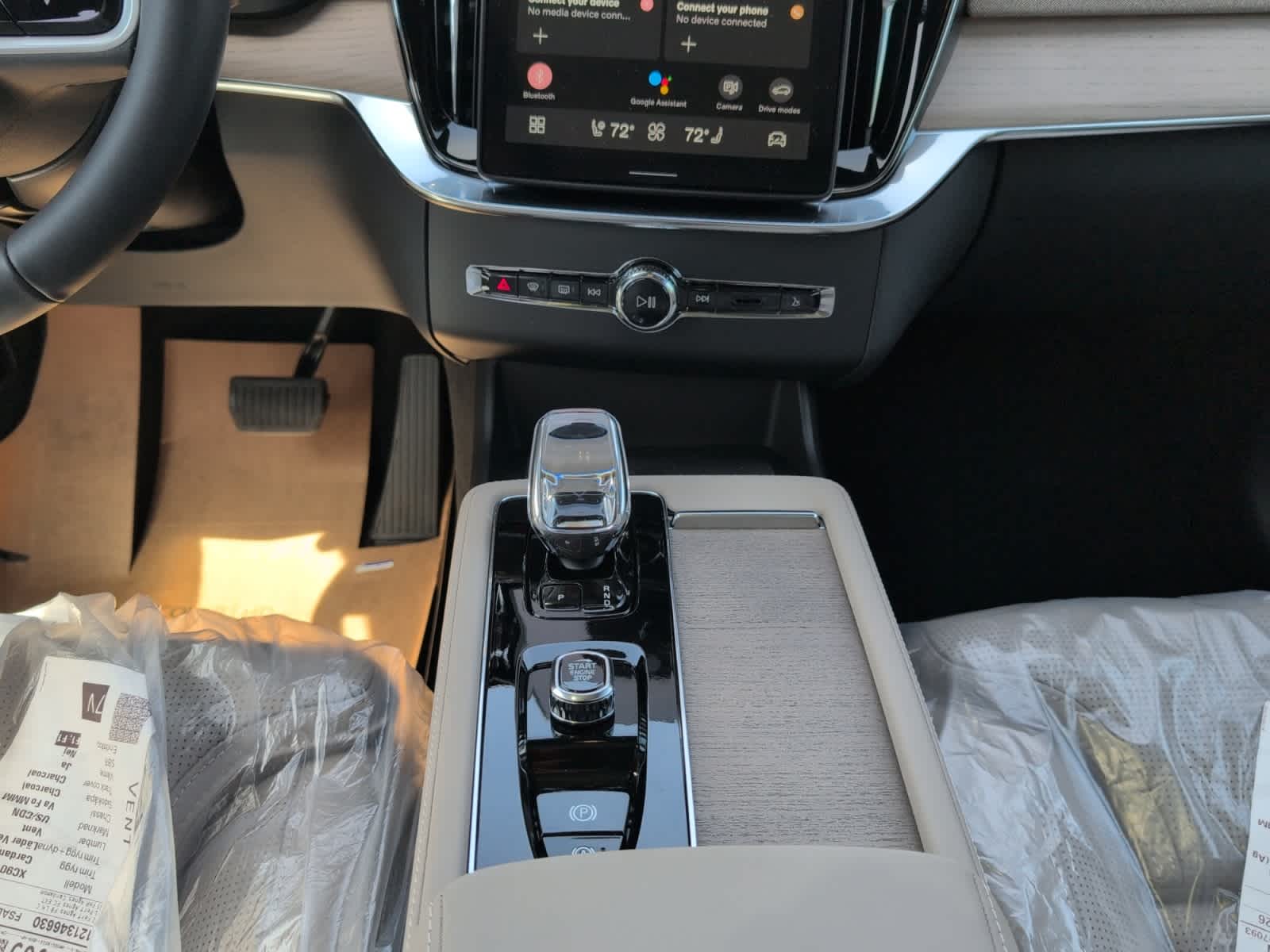 new 2025 Volvo XC90 plug-in hybrid car, priced at $82,735