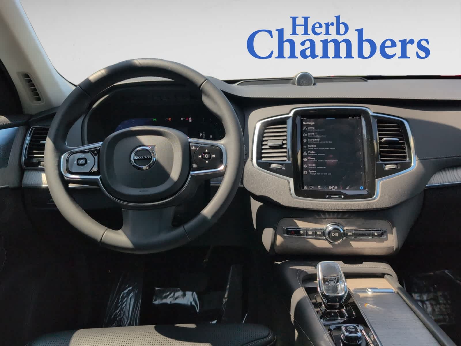 new 2024 Volvo XC90 car, priced at $79,015