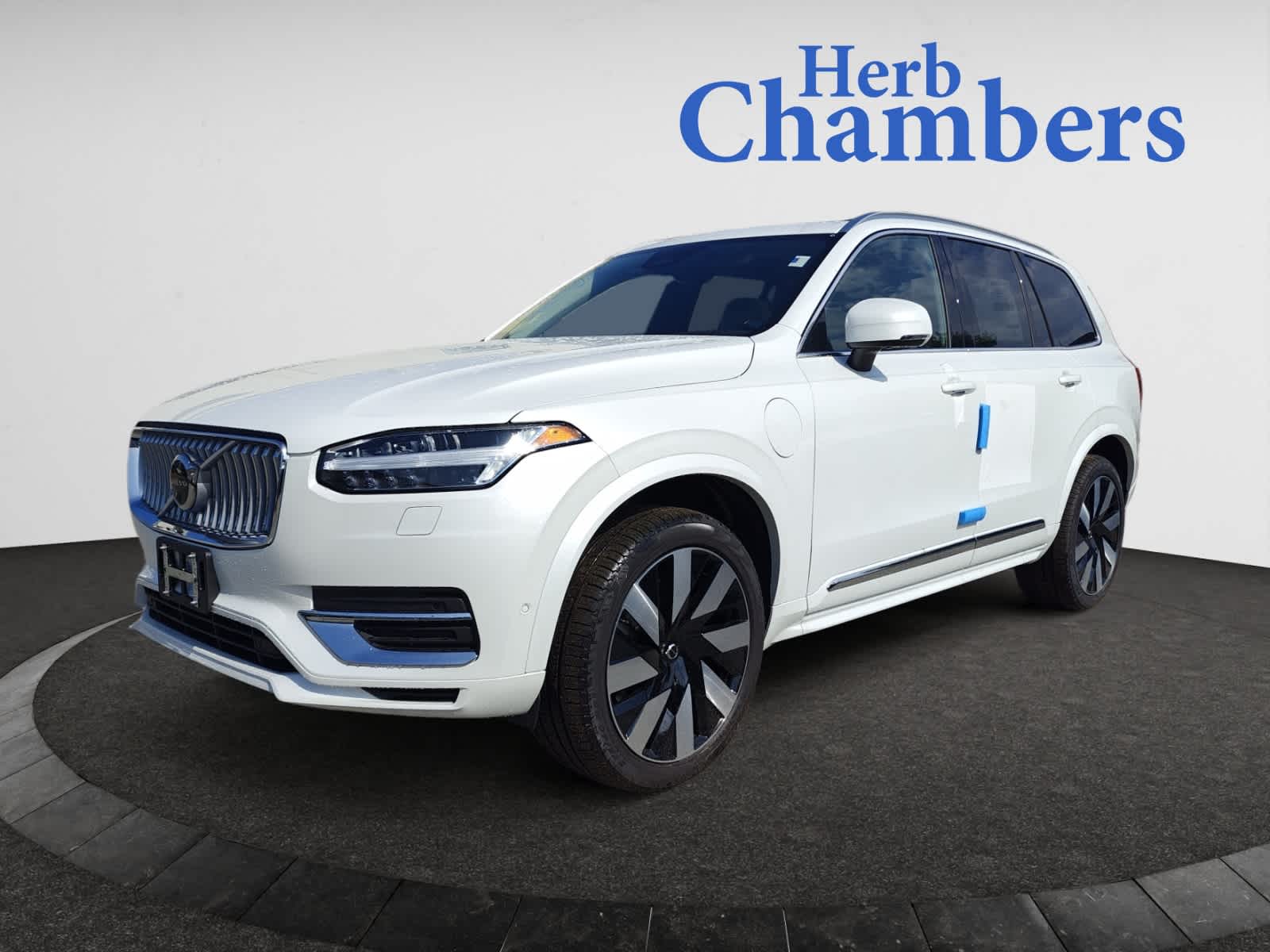 new 2025 Volvo XC90 plug-in hybrid car, priced at $78,455