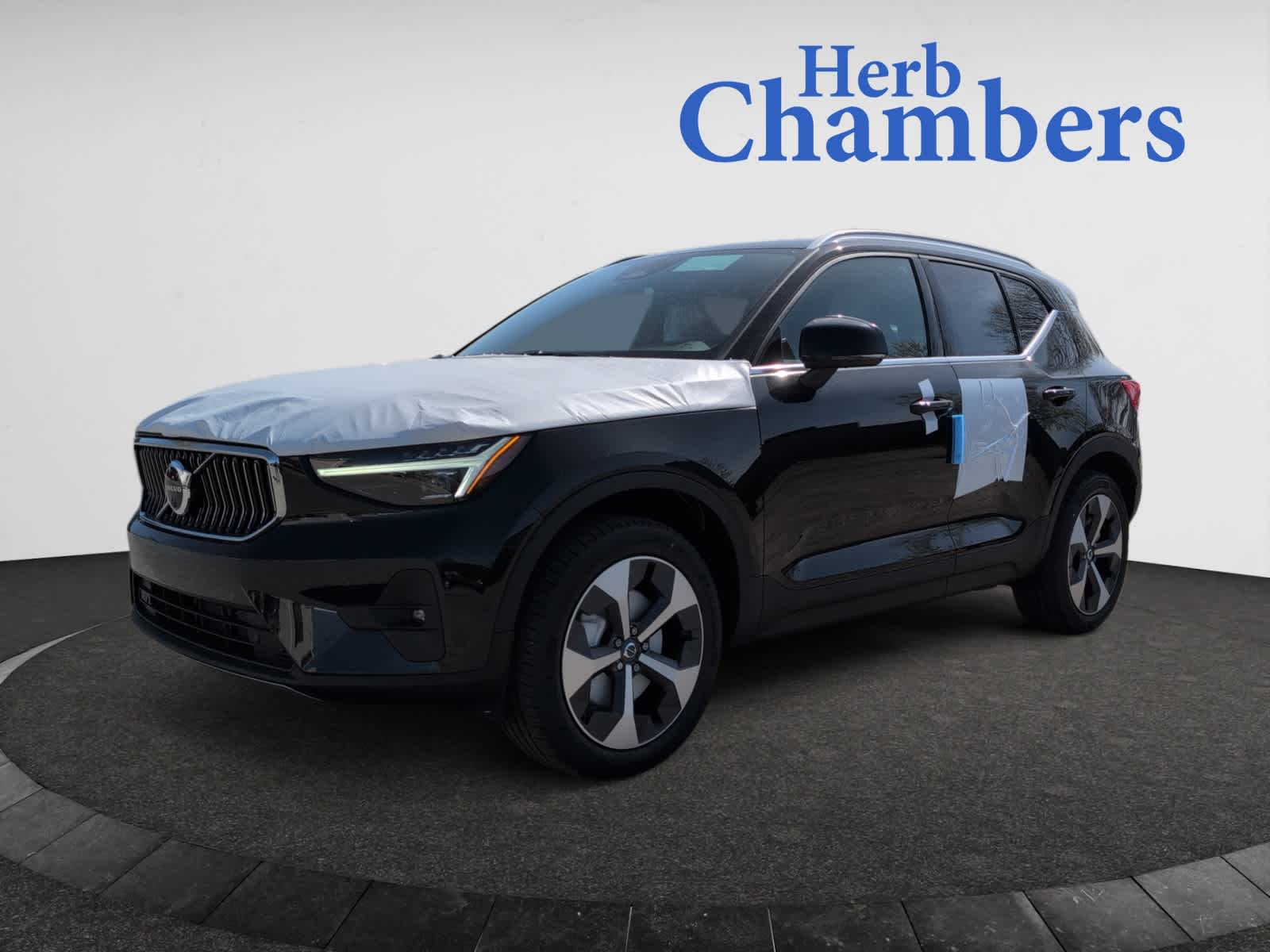 new 2025 Volvo XC40 car, priced at $48,335