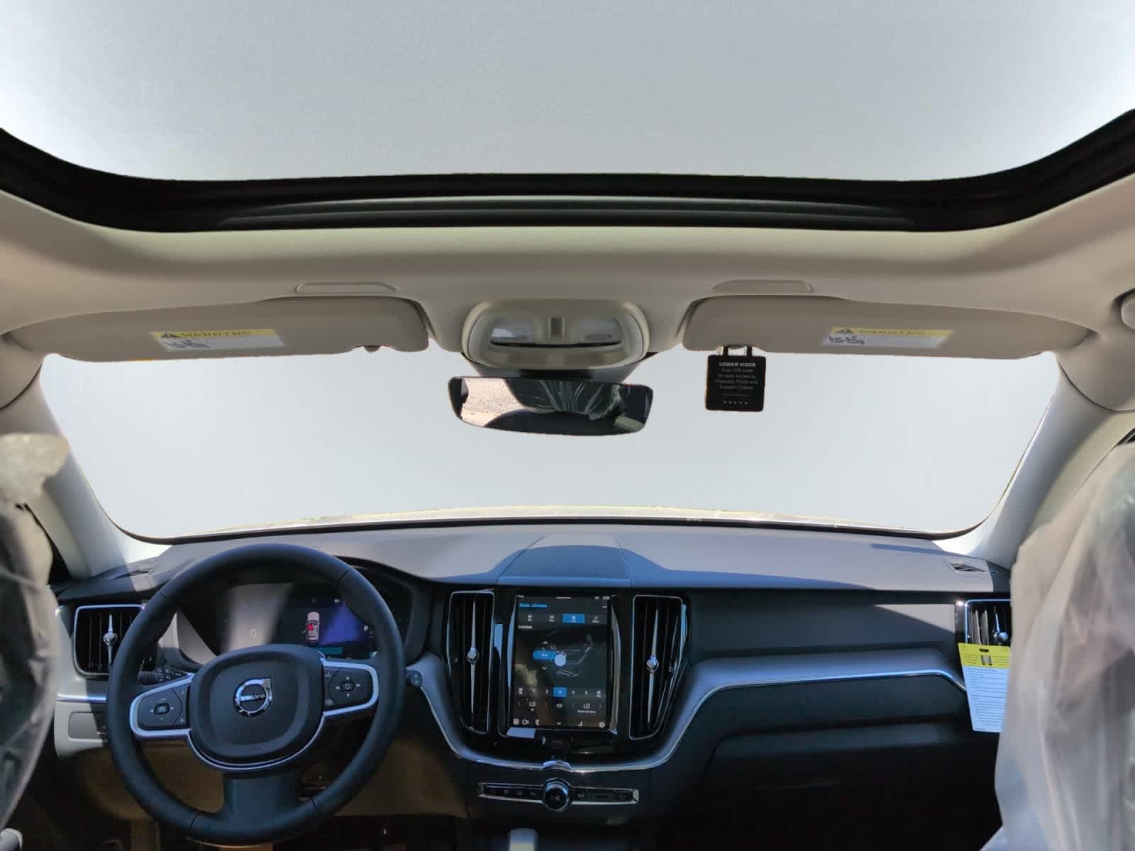 new 2025 Volvo XC60 car, priced at $50,300