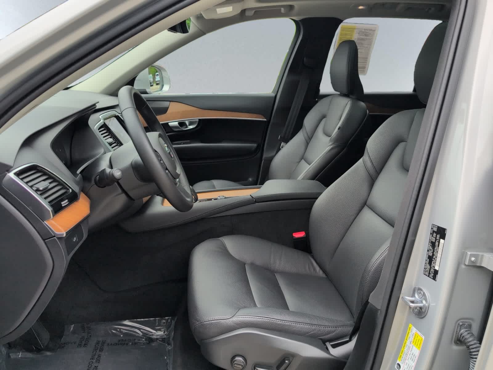 used 2024 Volvo XC90 car, priced at $50,998