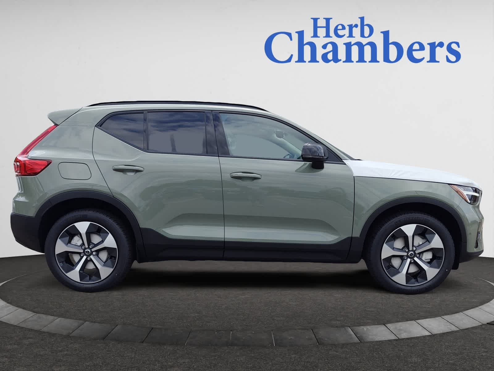 new 2025 Volvo XC40 car, priced at $48,315