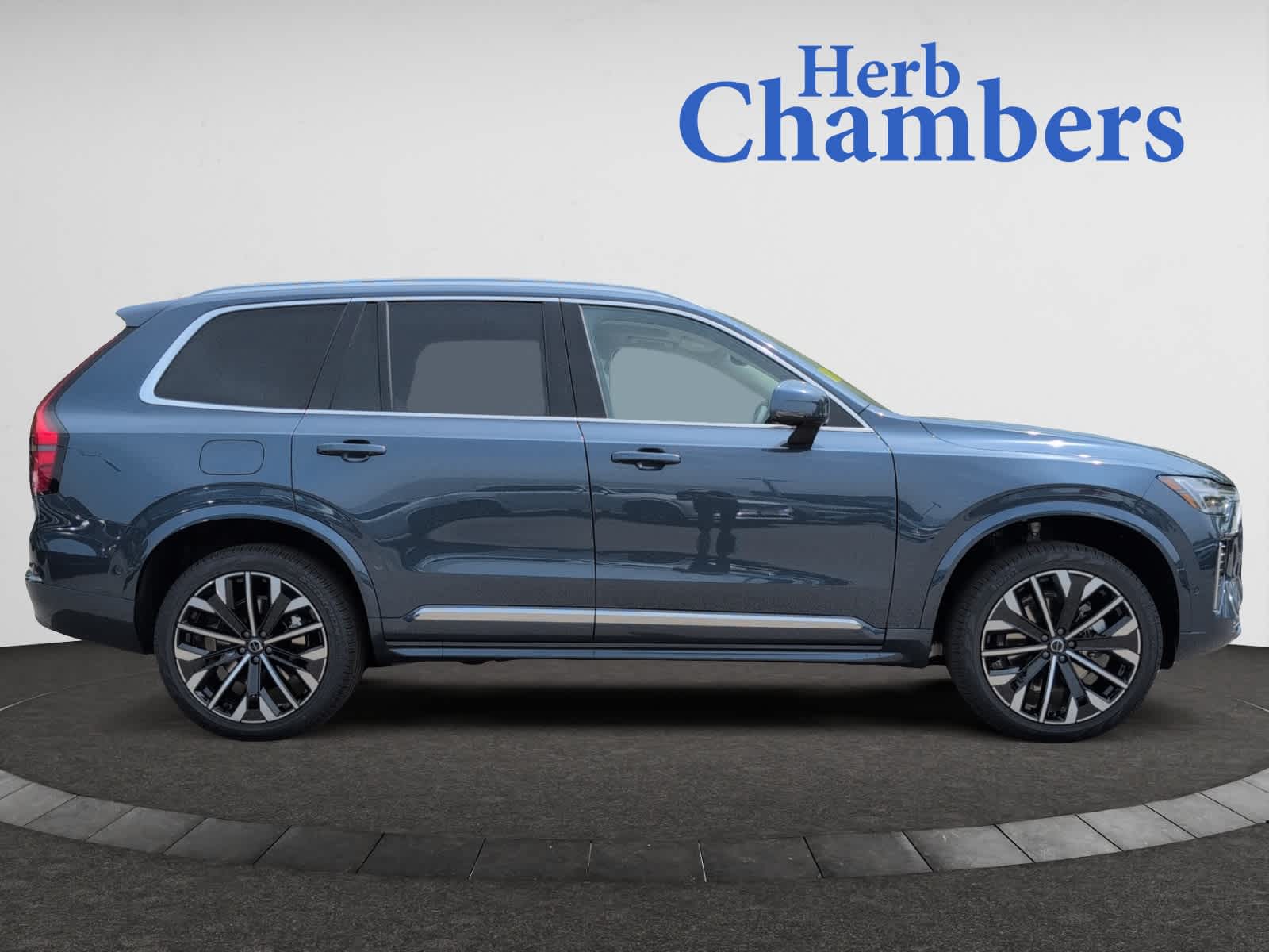 new 2025 Volvo XC90 car, priced at $73,085