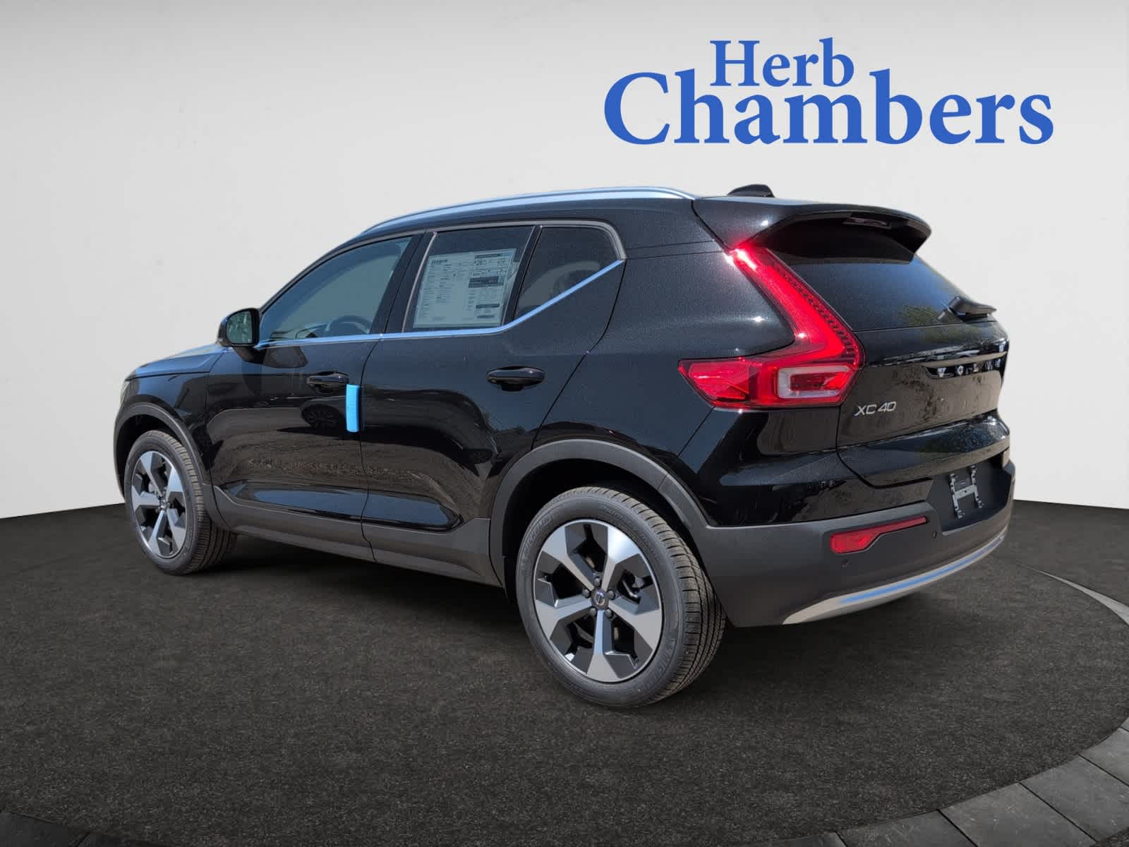new 2025 Volvo XC40 car, priced at $46,035