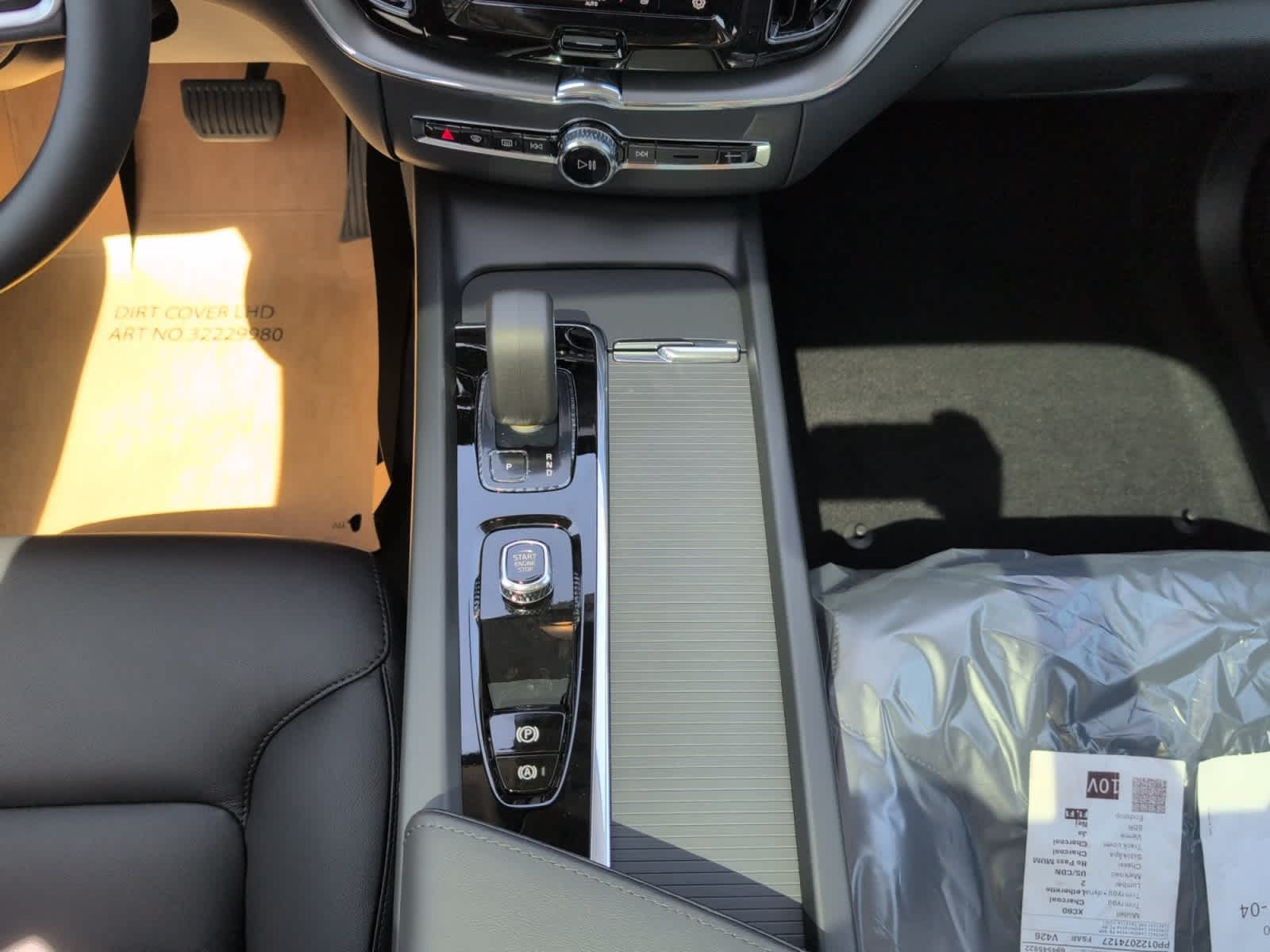 new 2025 Volvo XC60 car, priced at $50,300