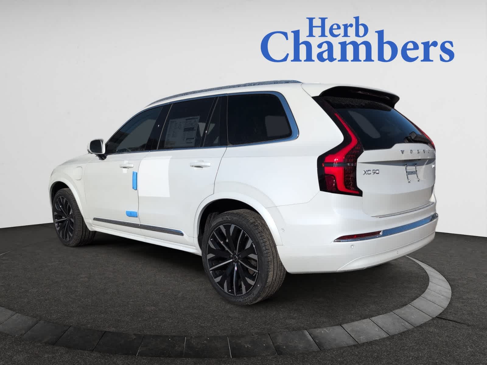 new 2025 Volvo XC90 plug-in hybrid car, priced at $78,765