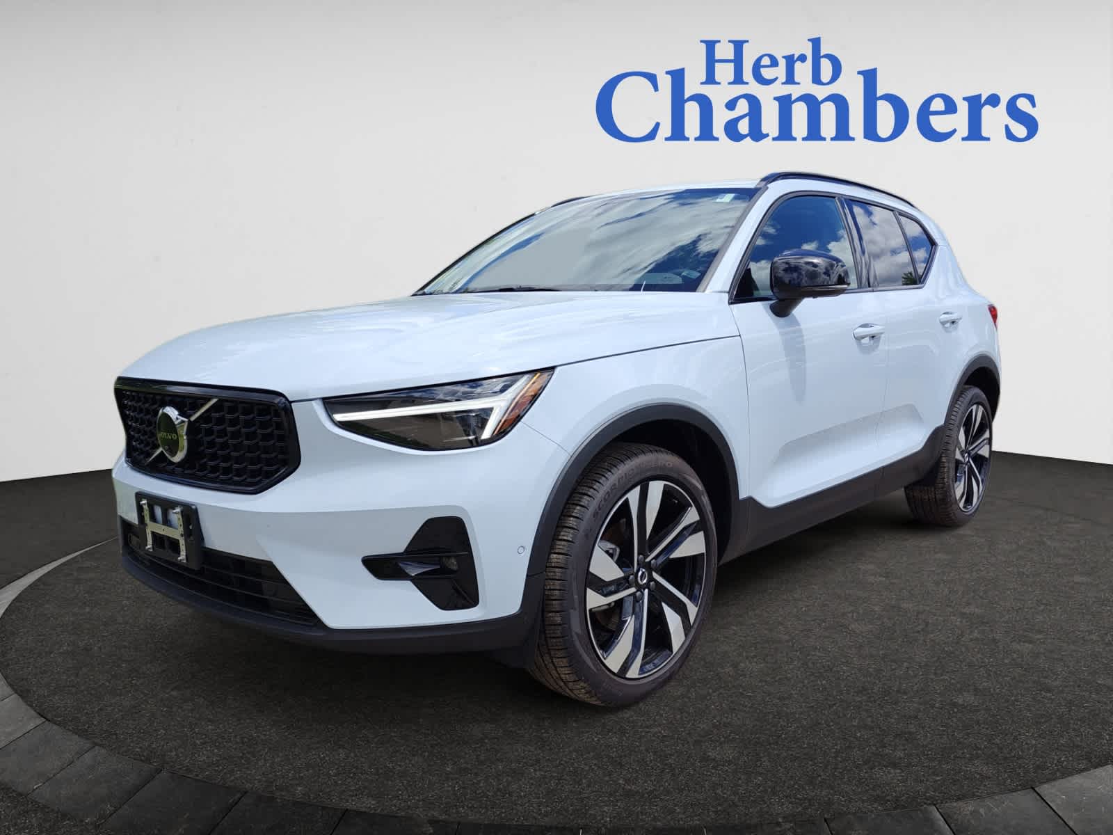 new 2024 Volvo XC40 car, priced at $52,410