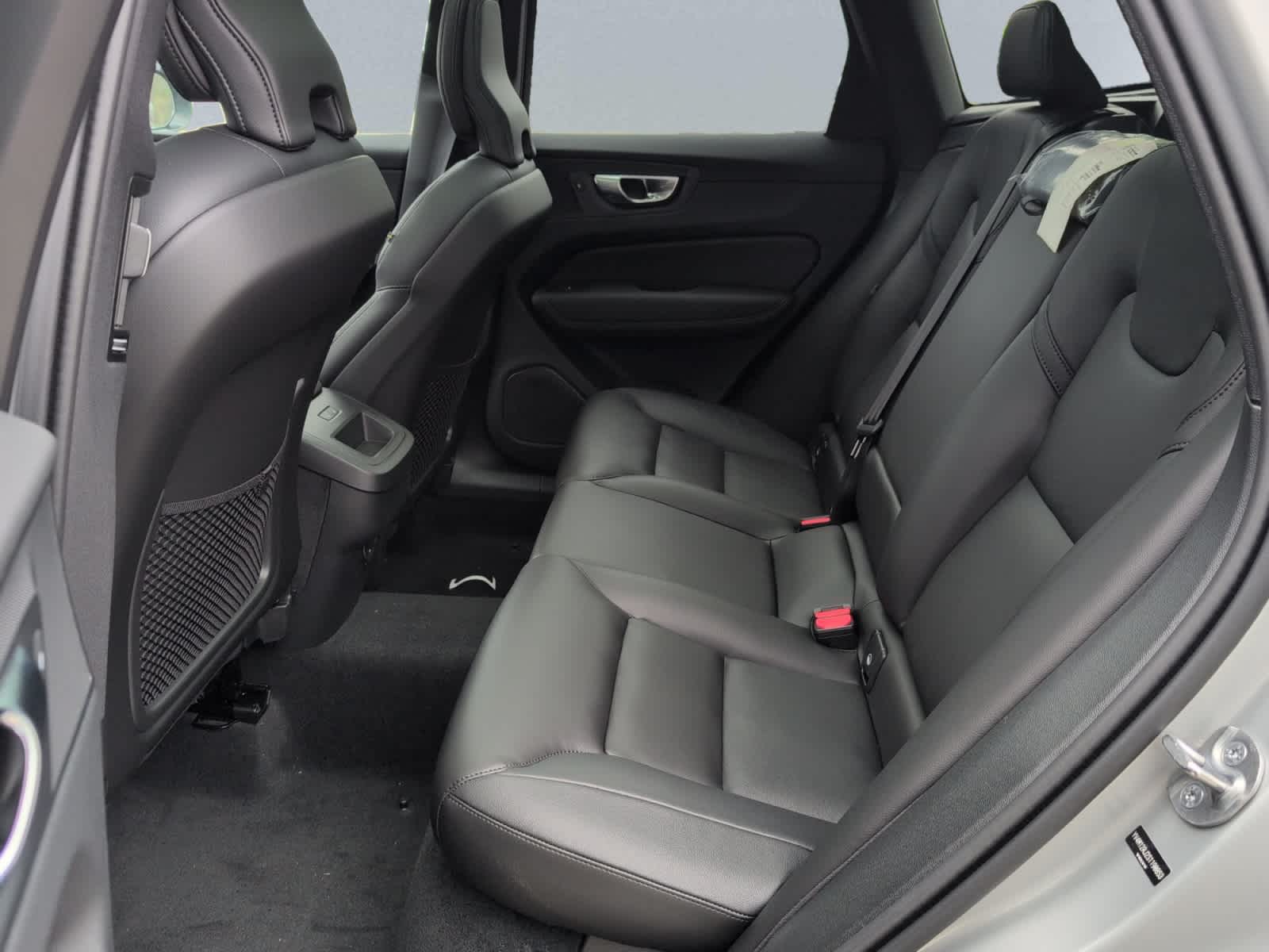 new 2025 Volvo XC60 car, priced at $50,300