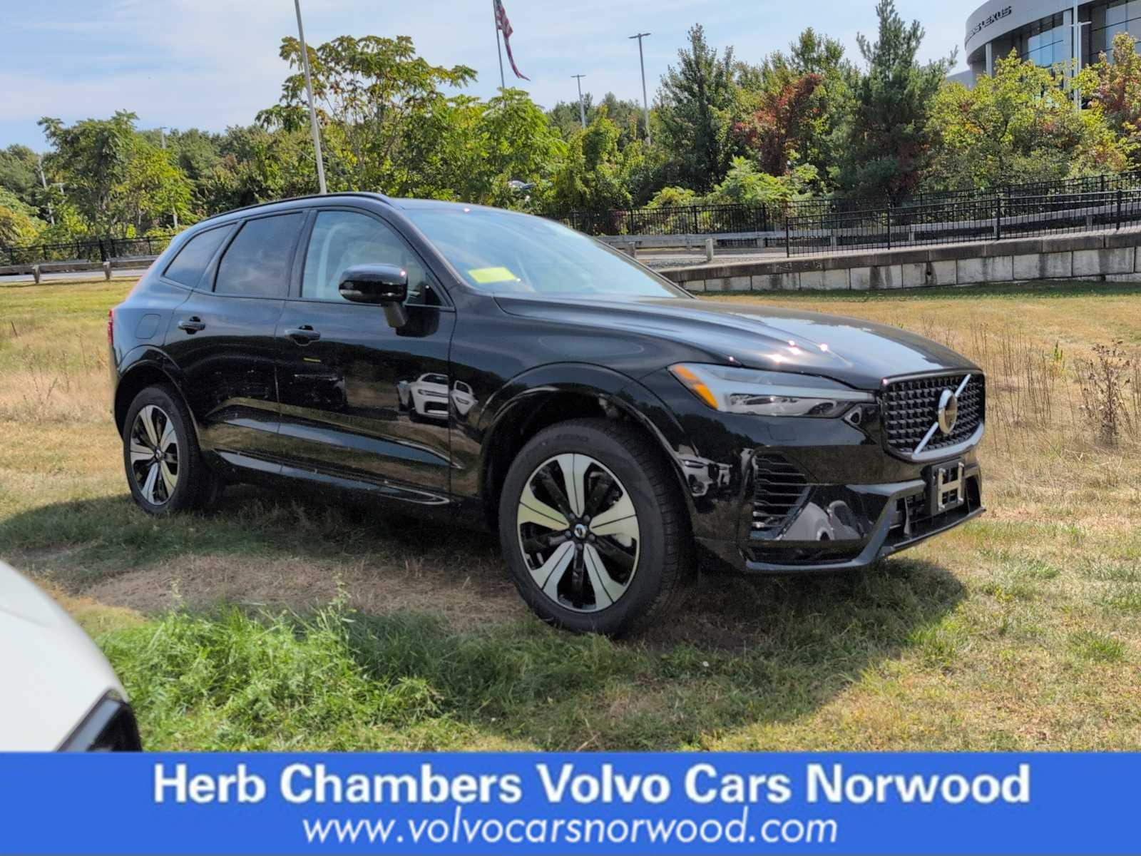 new 2025 Volvo XC60 plug-in hybrid car, priced at $65,825