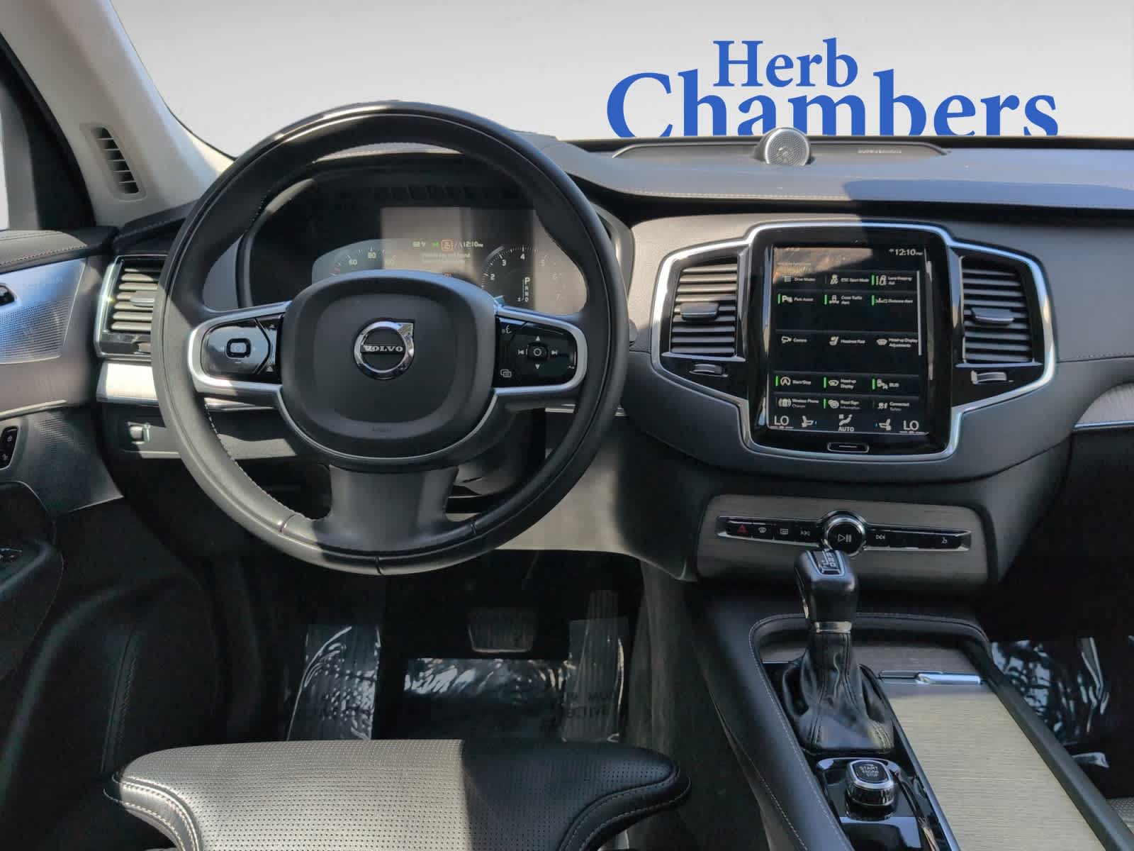 used 2022 Volvo XC90 car, priced at $32,998