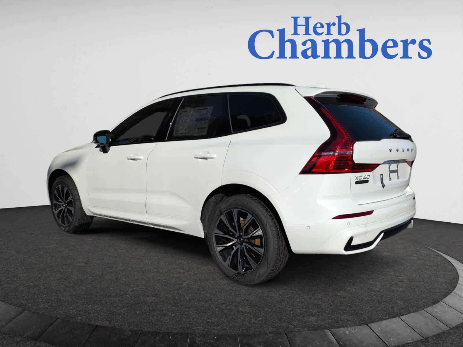 new 2025 Volvo XC60 car, priced at $55,340