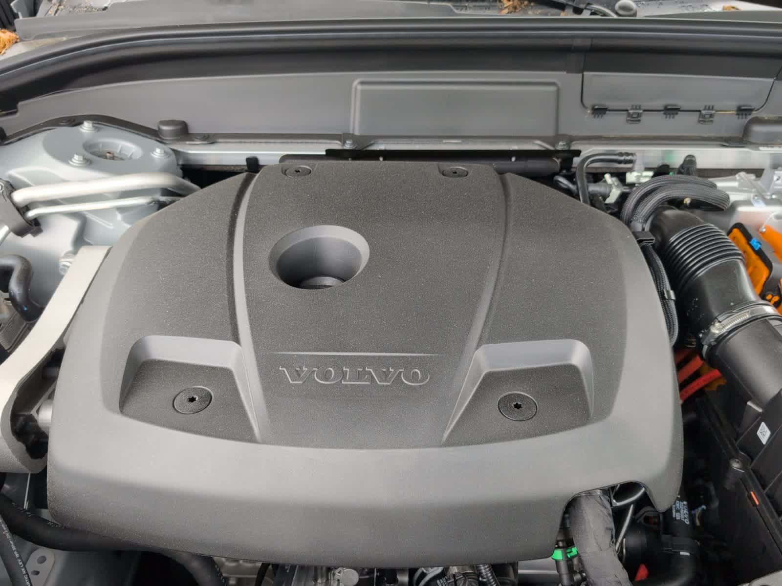 new 2025 Volvo XC60 plug-in hybrid car, priced at $67,405