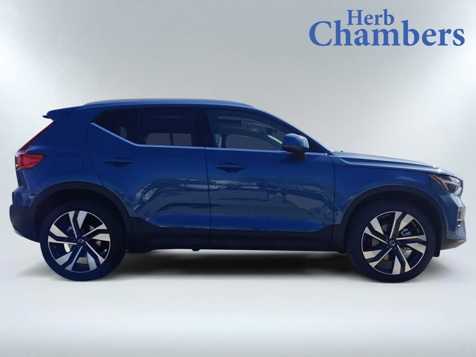 new 2024 Volvo XC40 car, priced at $52,410