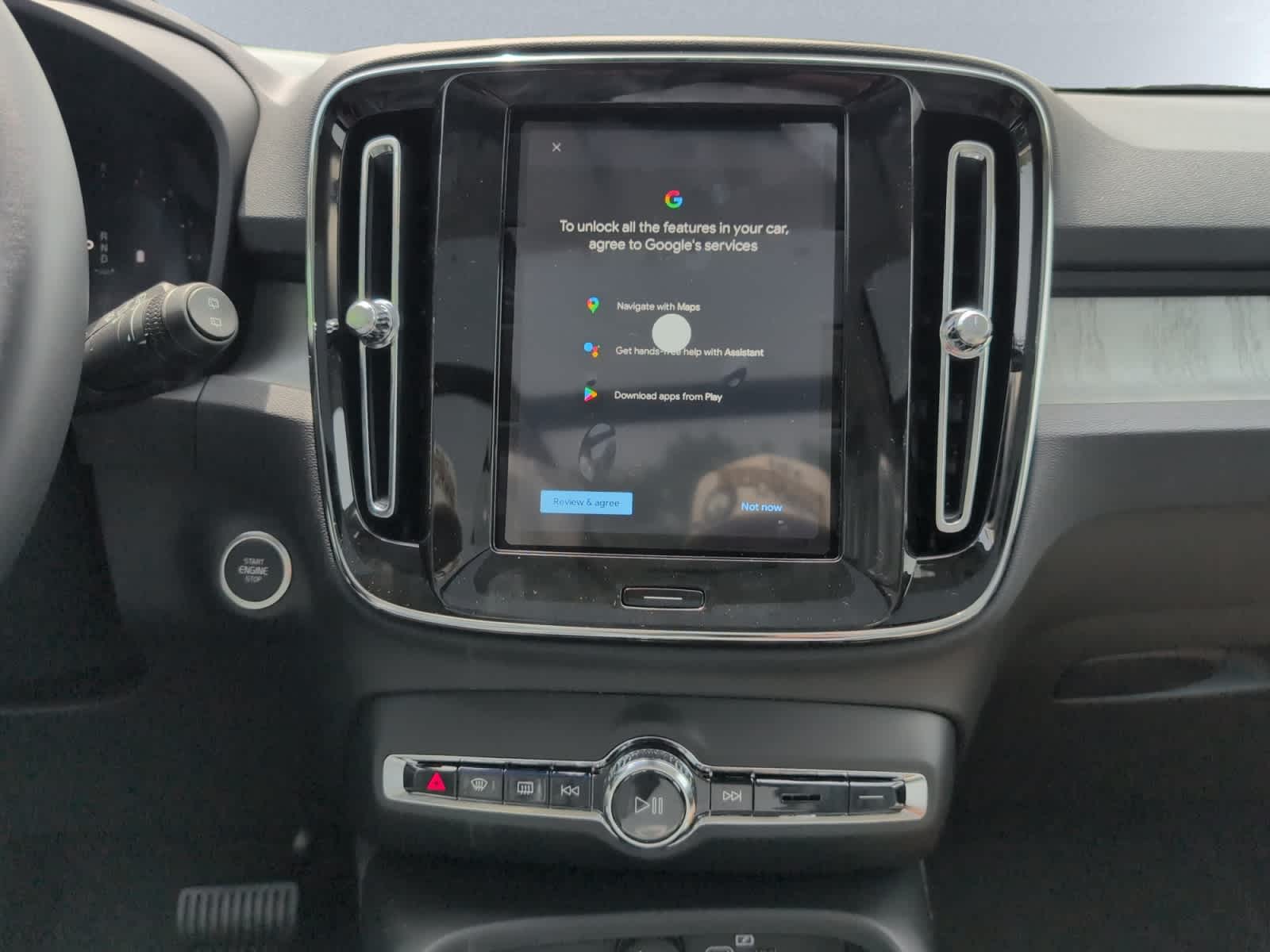 new 2025 Volvo XC40 car, priced at $49,585