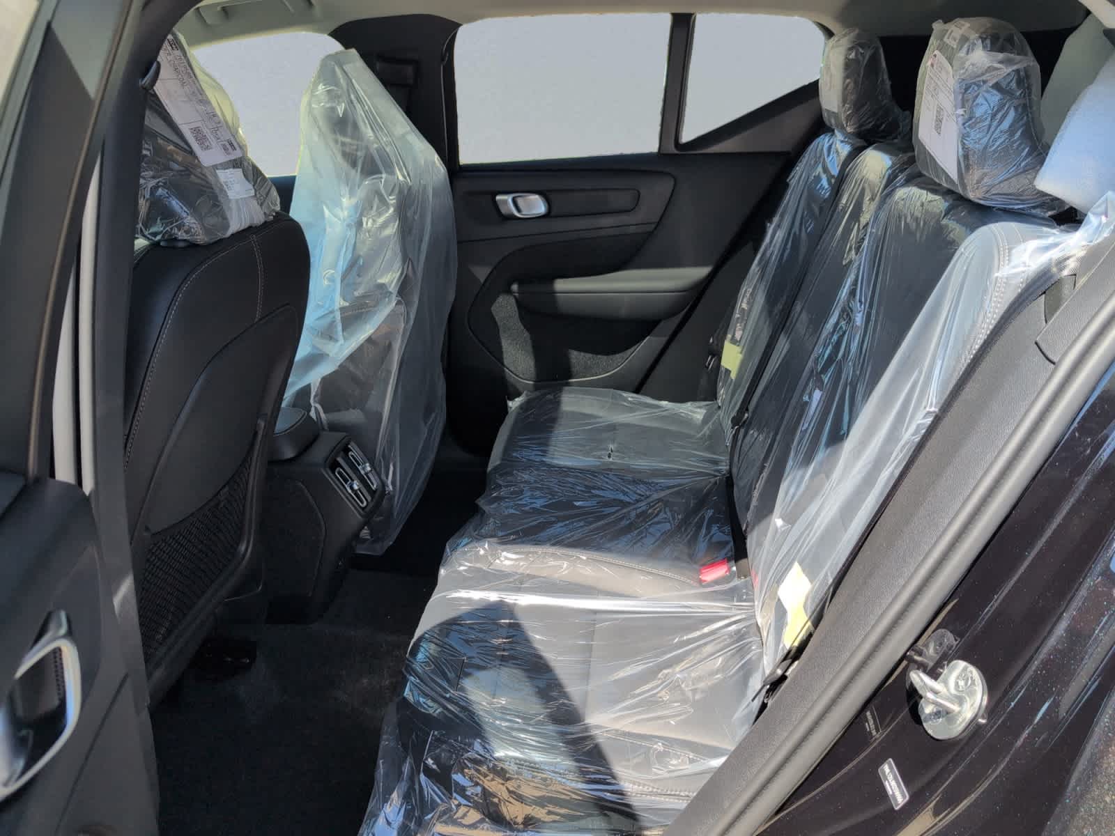 new 2025 Volvo XC40 car, priced at $46,035