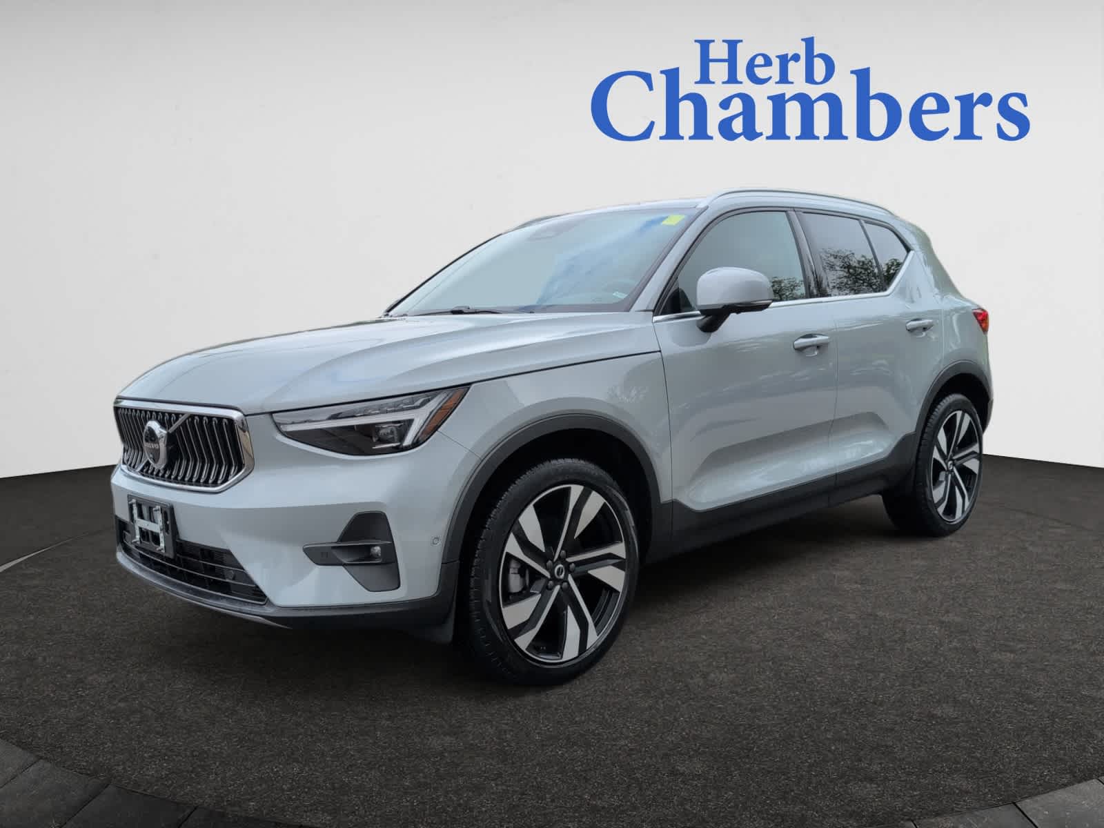 new 2024 Volvo XC40 car, priced at $51,130