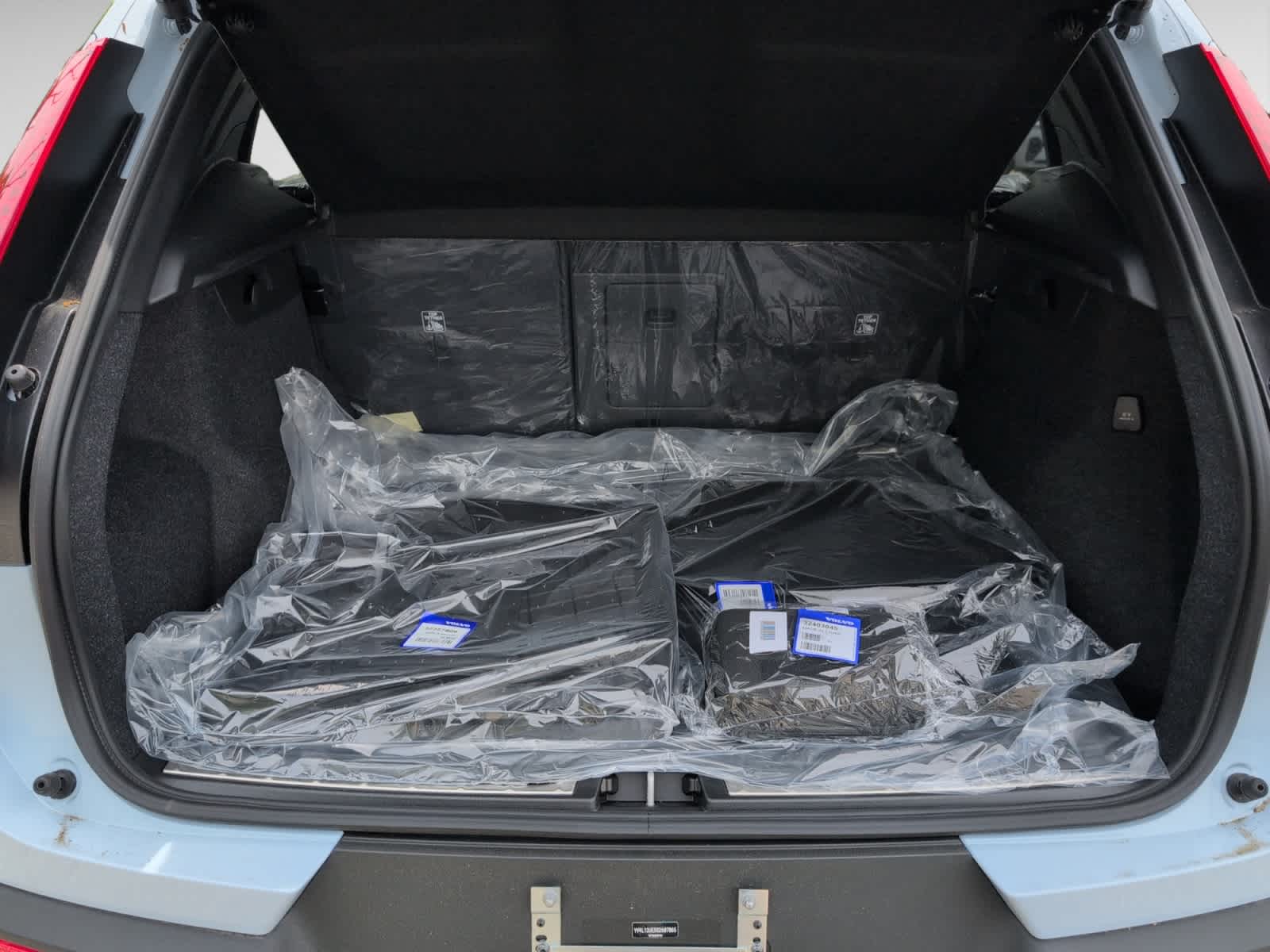 new 2025 Volvo XC40 car, priced at $49,810