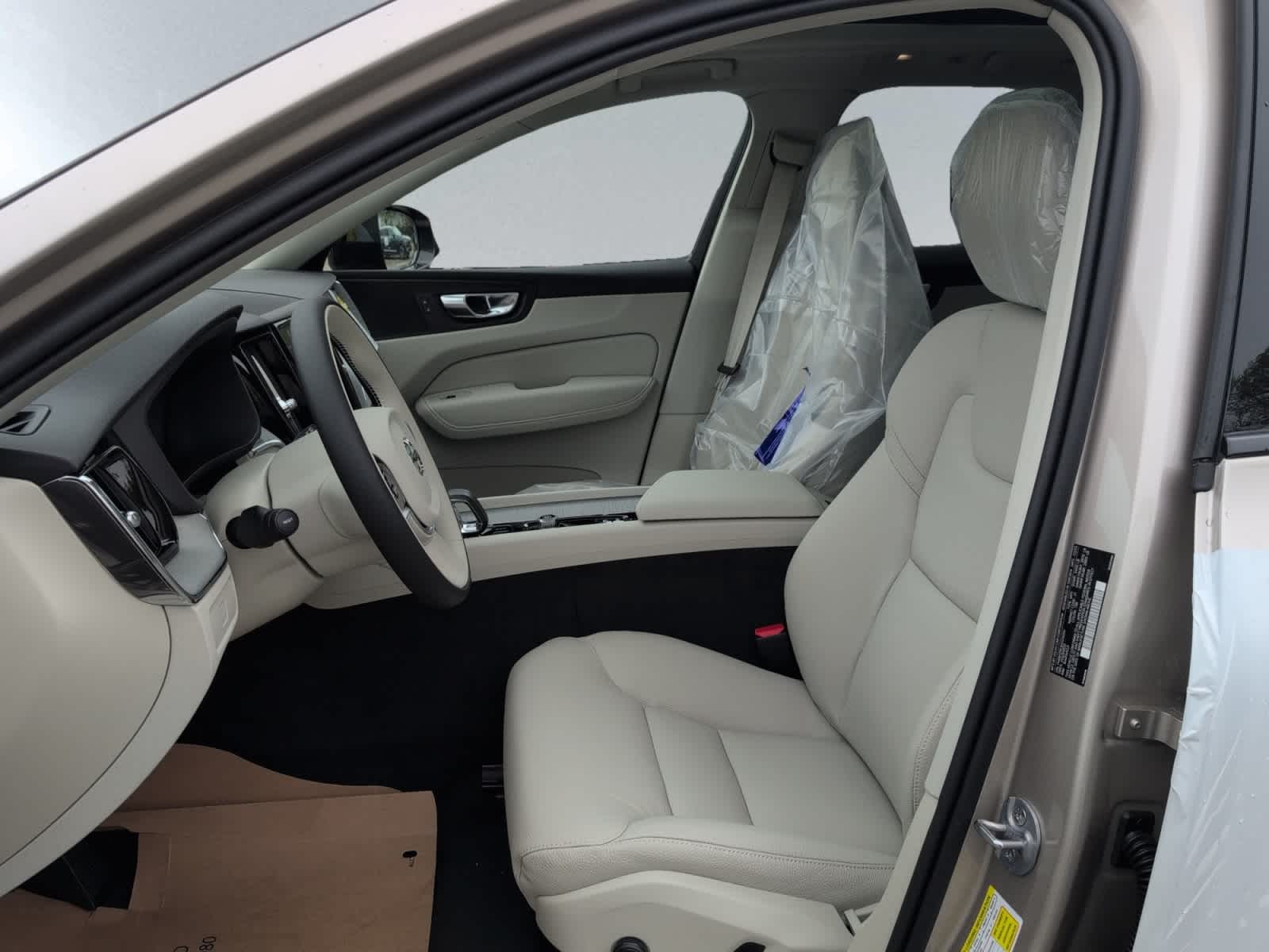 new 2025 Volvo XC60 car, priced at $55,360