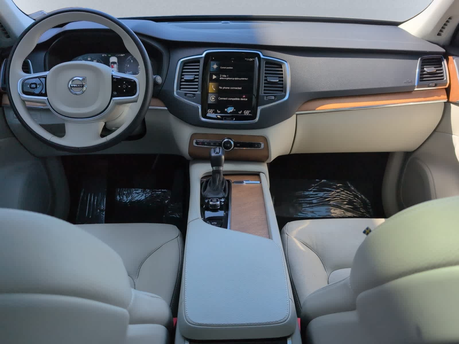 used 2022 Volvo XC90 car, priced at $42,998