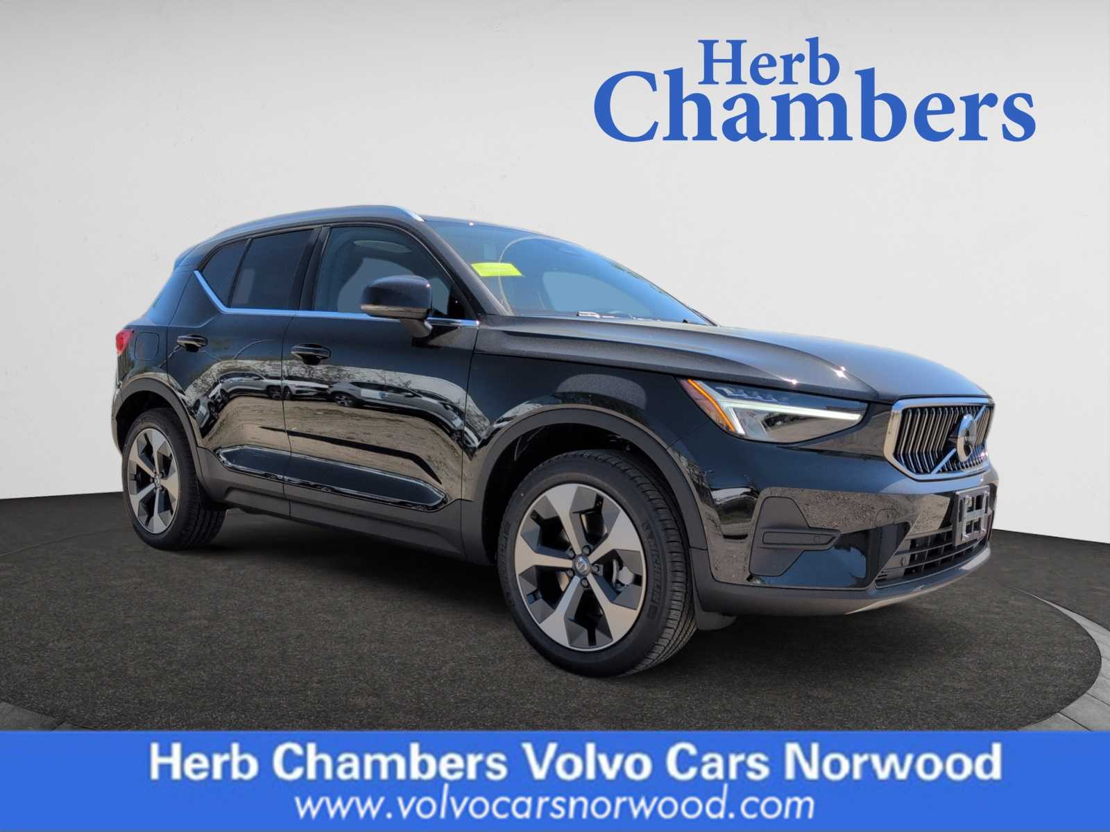 new 2025 Volvo XC40 car, priced at $46,035