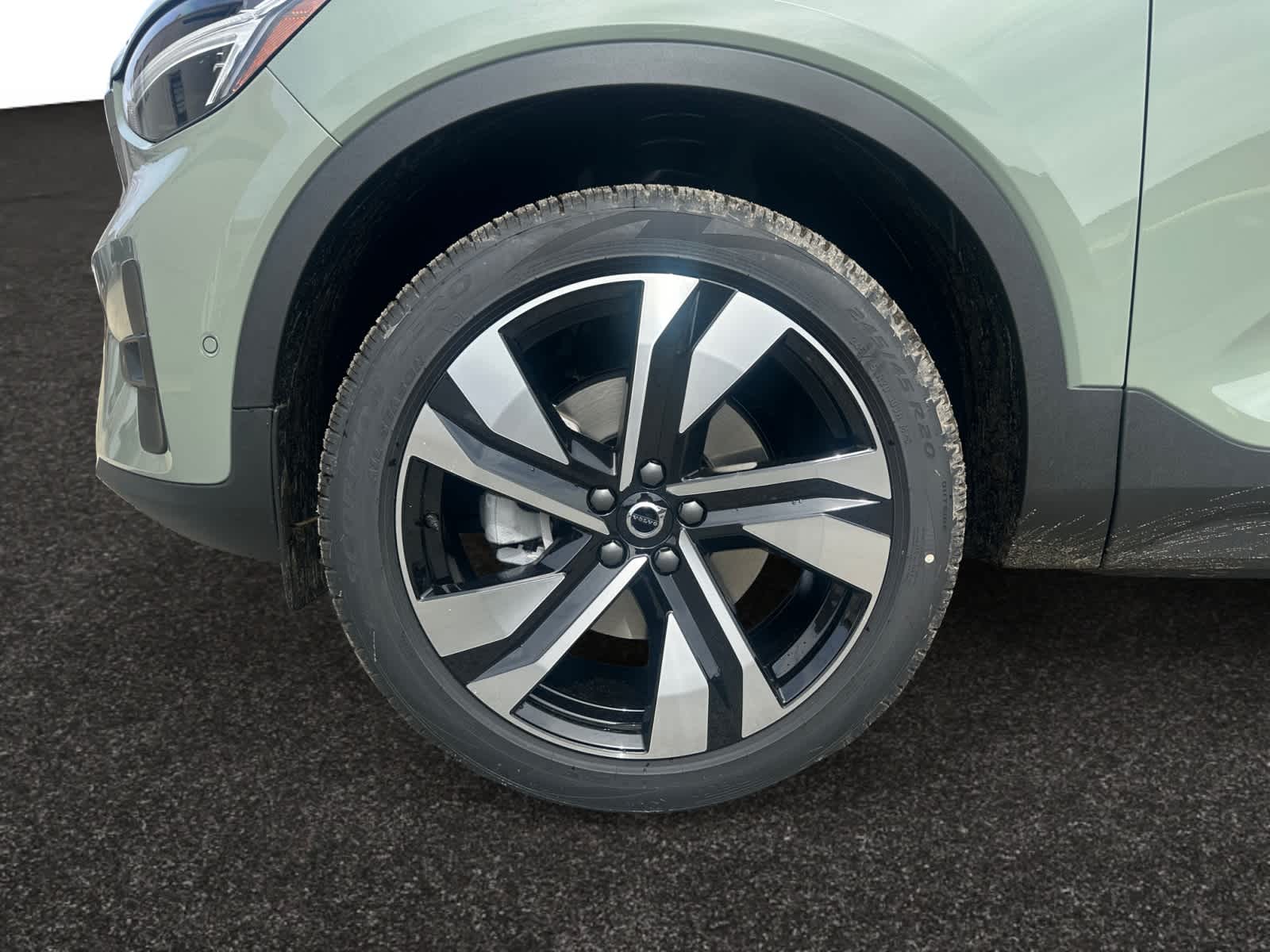 new 2025 Volvo XC40 car, priced at $51,565