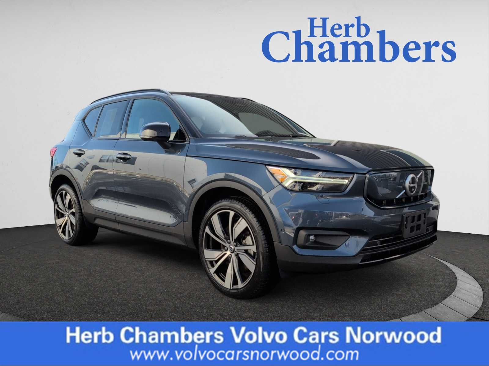 used 2022 Volvo XC40 Recharge Twin Pure Electric car, priced at $30,998