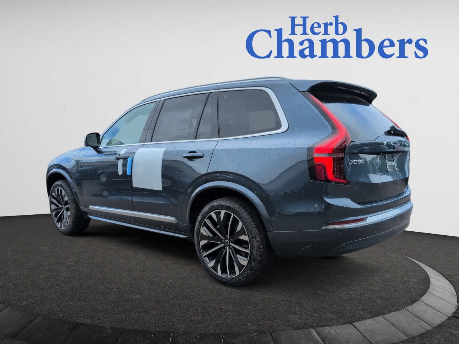 new 2025 Volvo XC90 plug-in hybrid car, priced at $79,635
