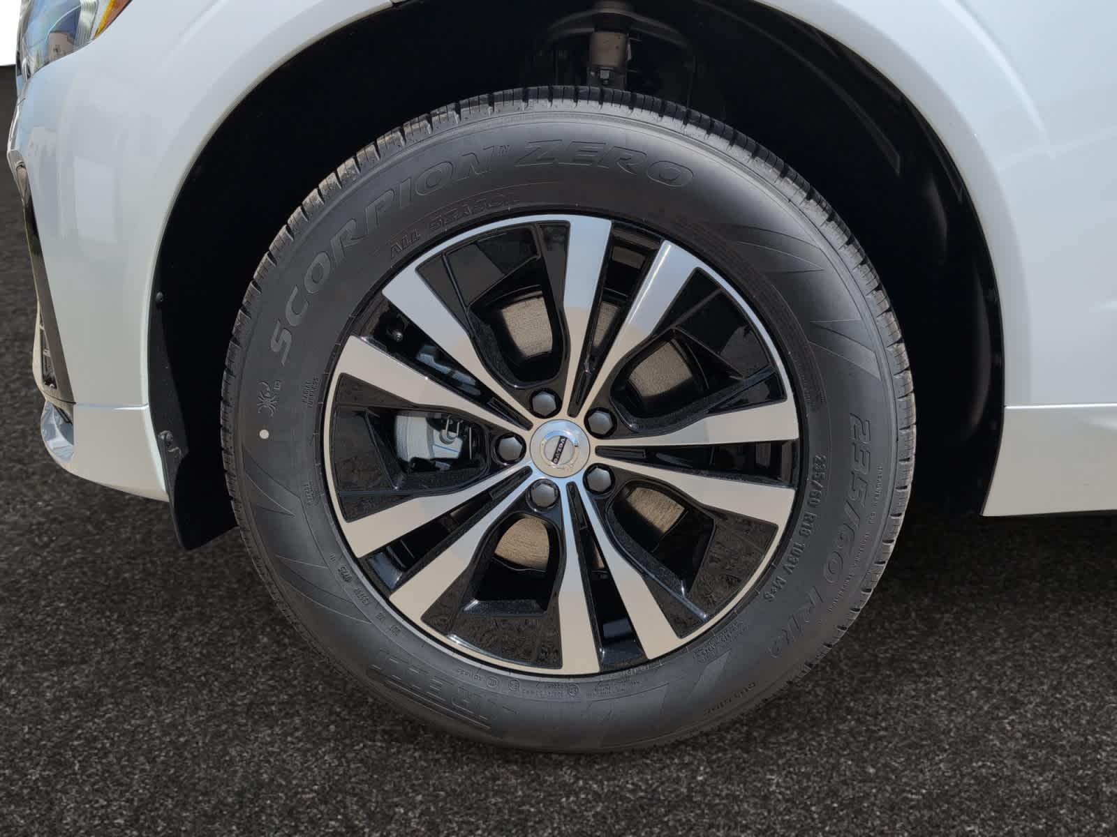 new 2025 Volvo XC60 car, priced at $50,300