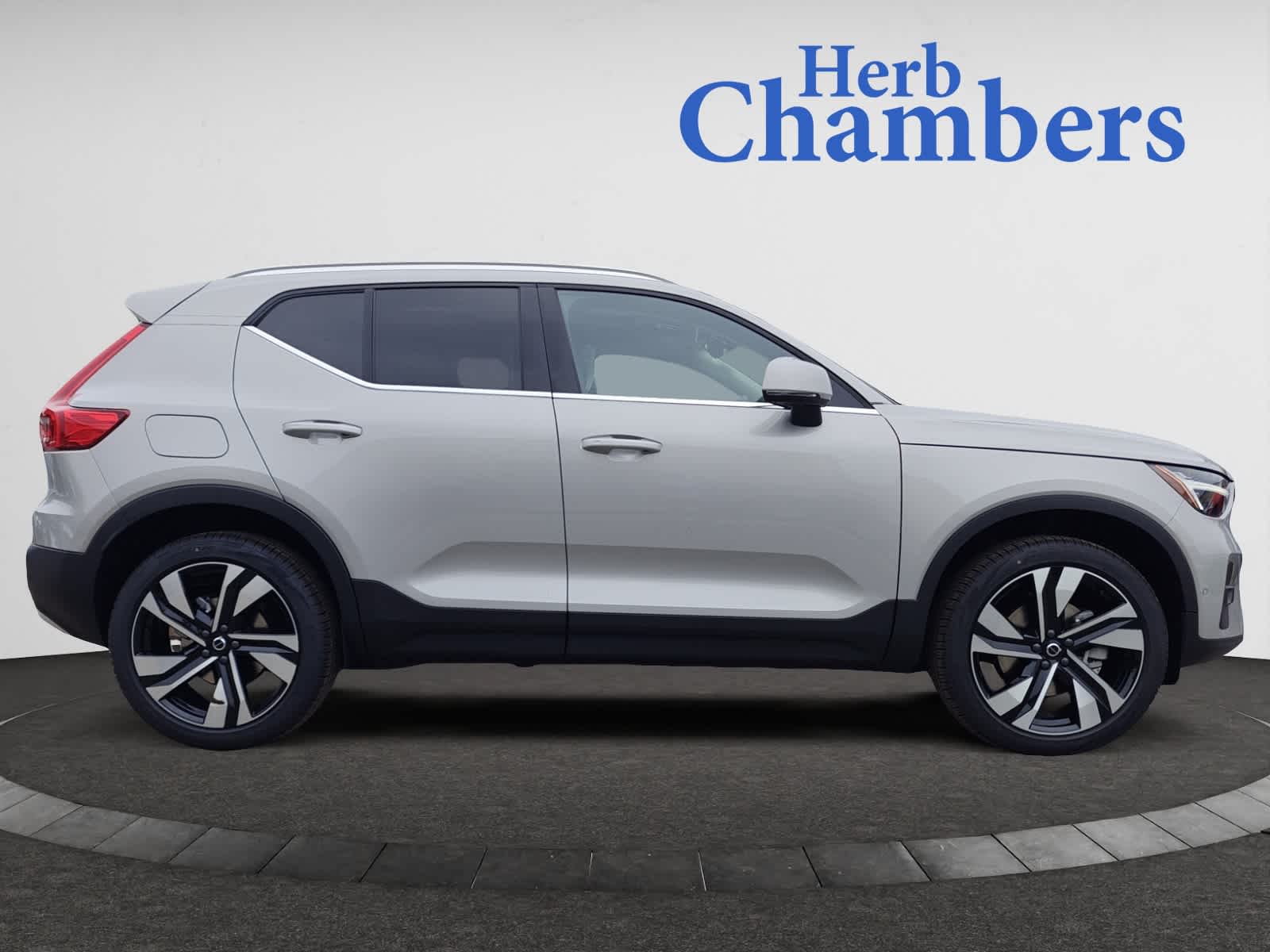 new 2025 Volvo XC40 car, priced at $50,375