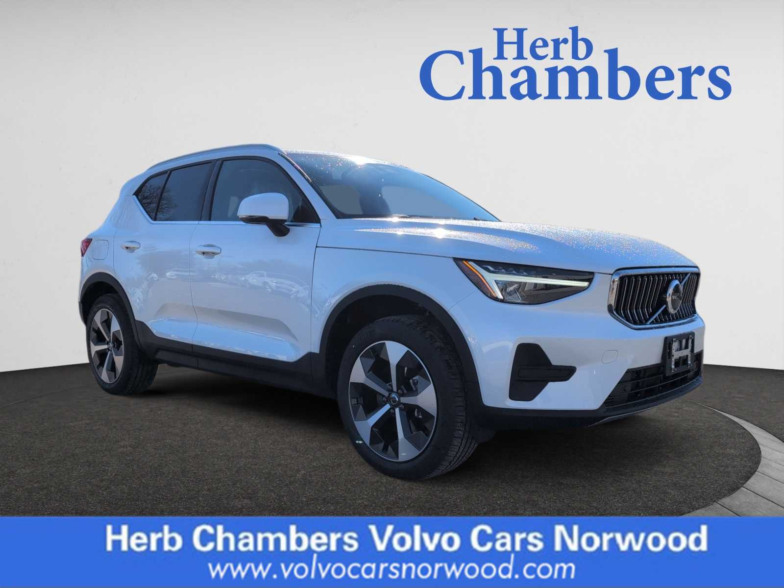 new 2025 Volvo XC40 car, priced at $46,485