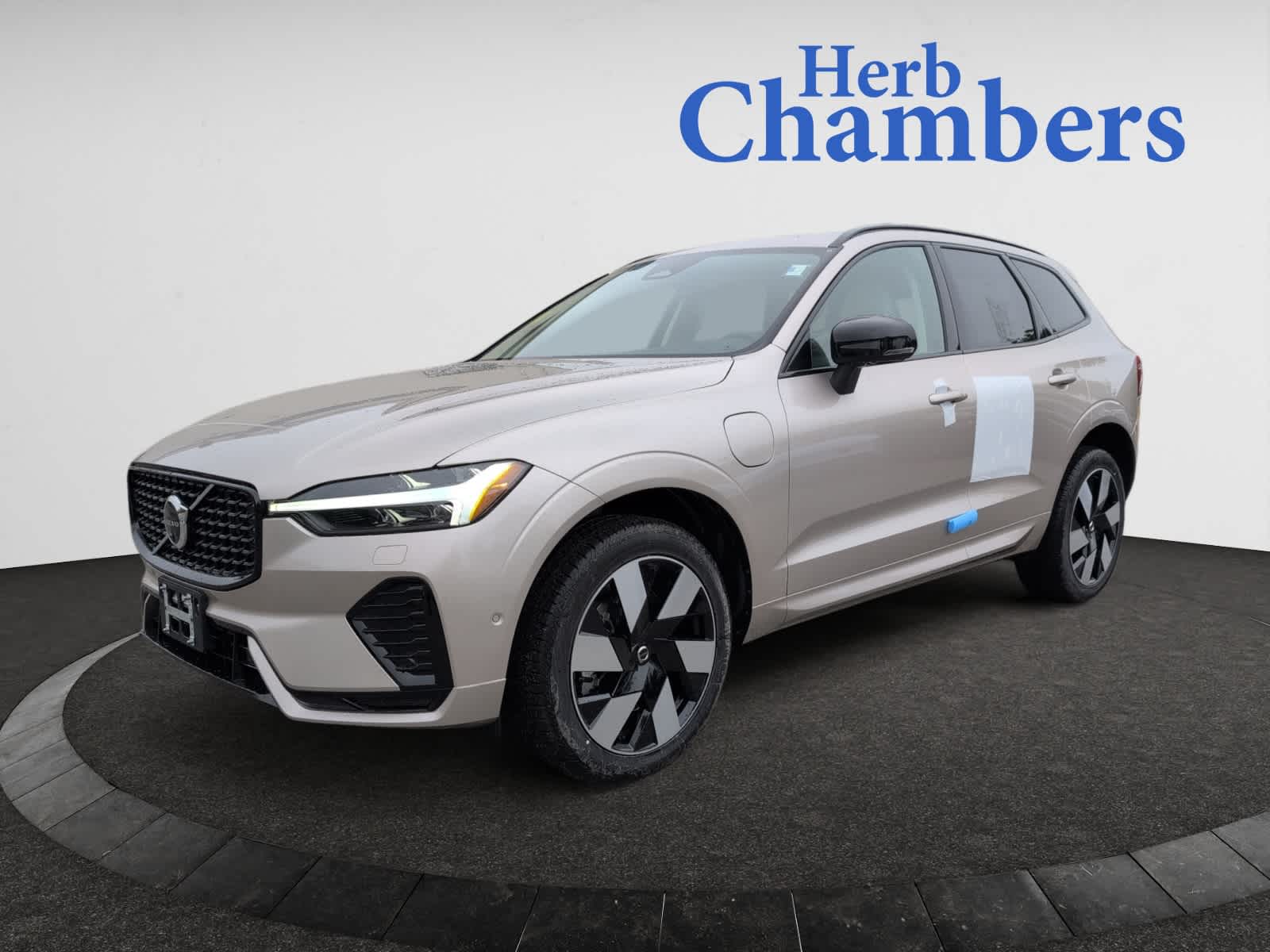 new 2025 Volvo XC60 plug-in hybrid car, priced at $66,260