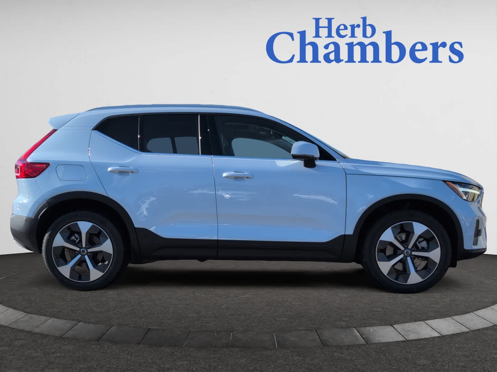 new 2025 Volvo XC40 car, priced at $48,315