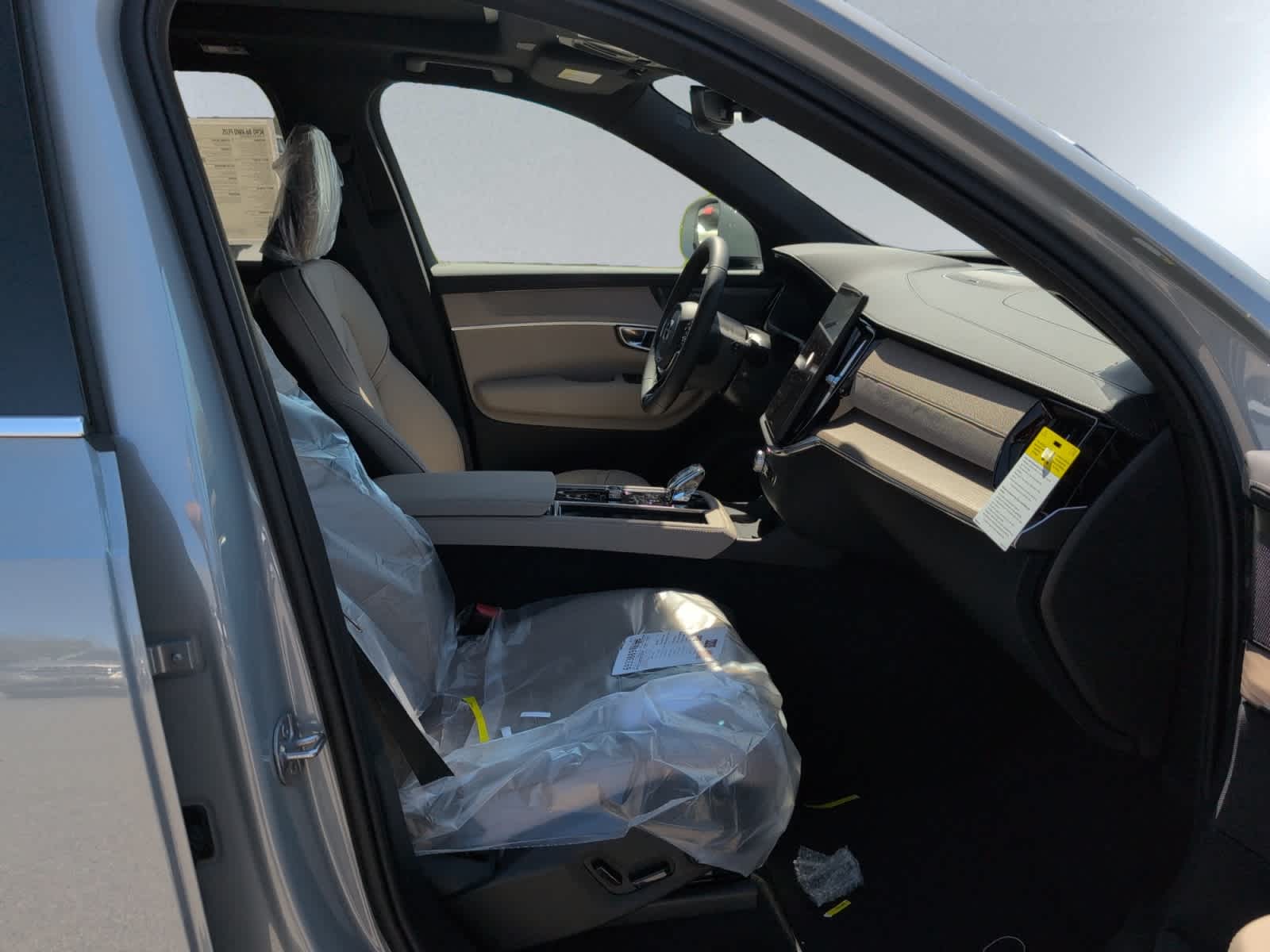 new 2025 Volvo XC90 car, priced at $69,155