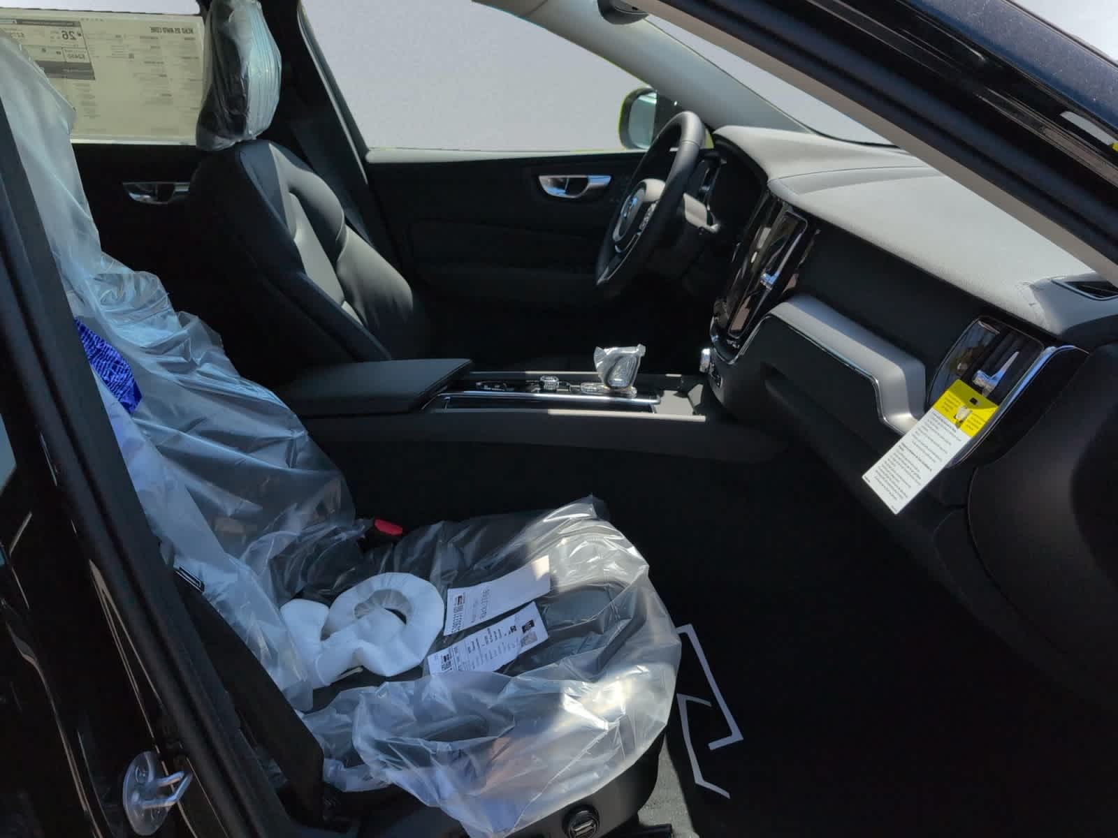new 2025 Volvo XC60 car, priced at $50,300