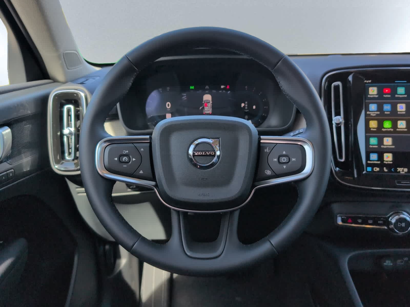 new 2025 Volvo XC40 car, priced at $43,045