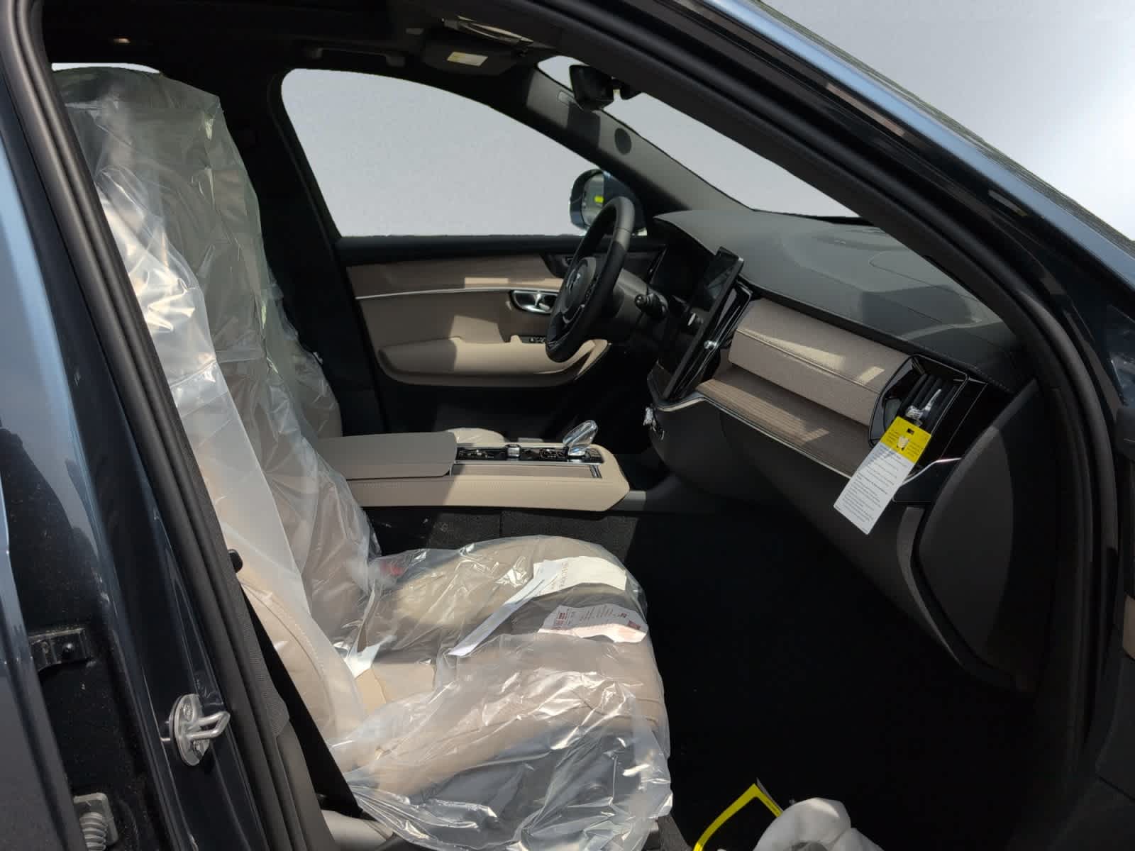 new 2025 Volvo XC90 car, priced at $66,385