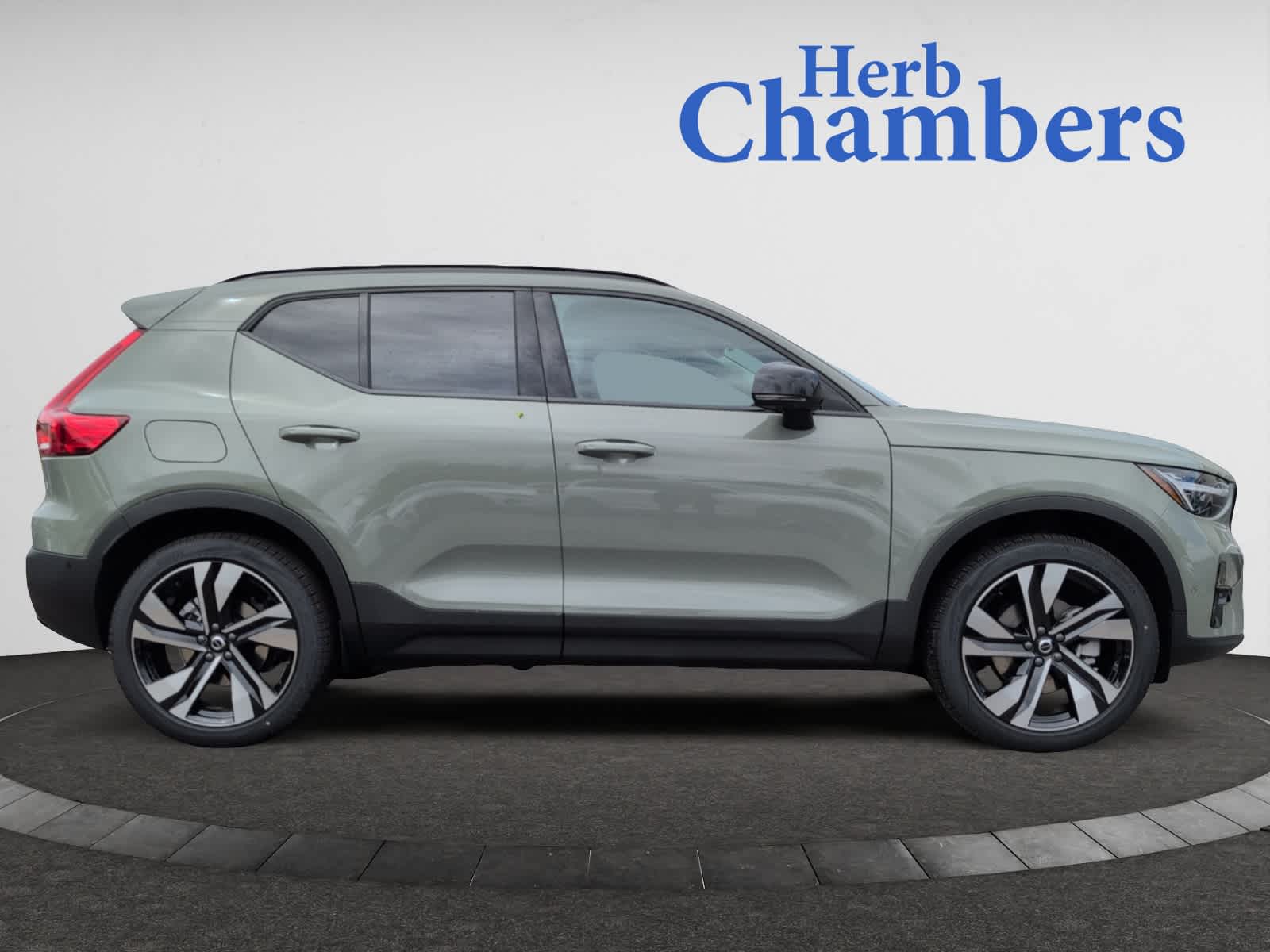 new 2025 Volvo XC40 car, priced at $49,810