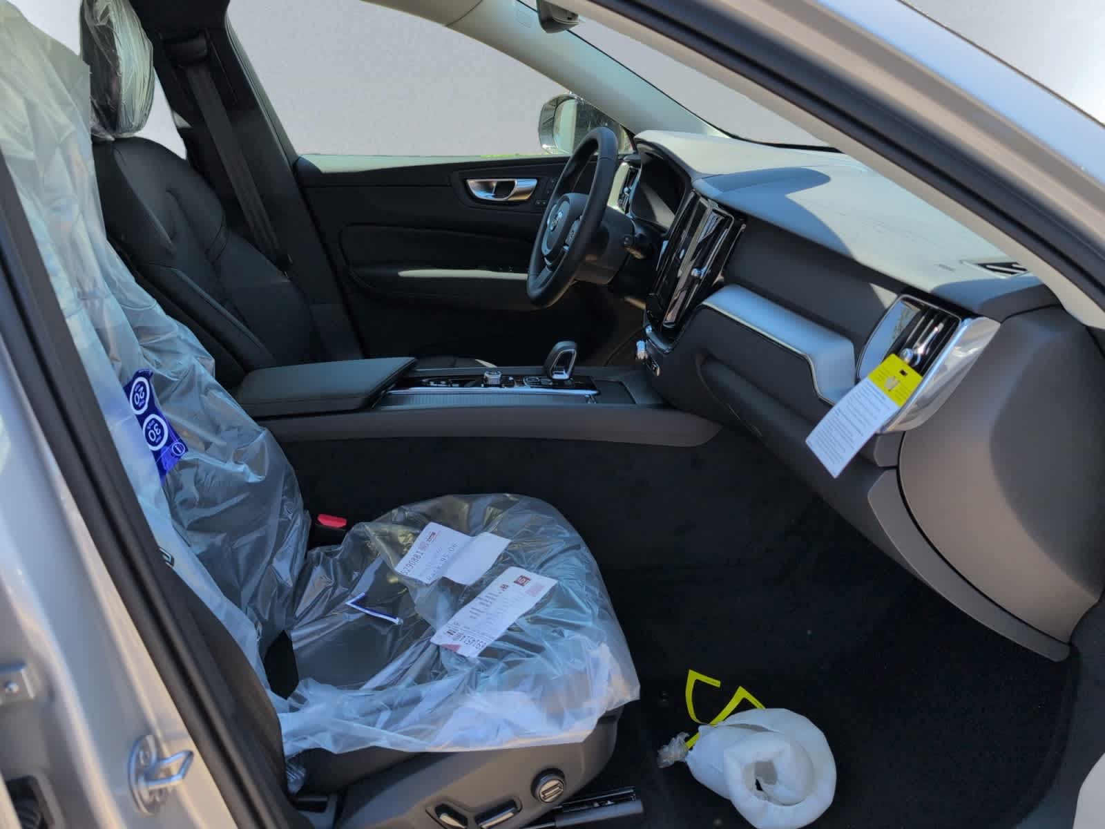 new 2025 Volvo XC60 car, priced at $50,300