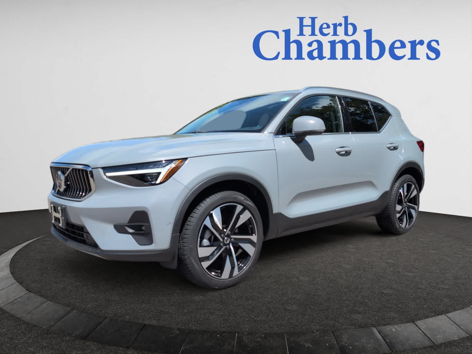 new 2024 Volvo XC40 car, priced at $52,410