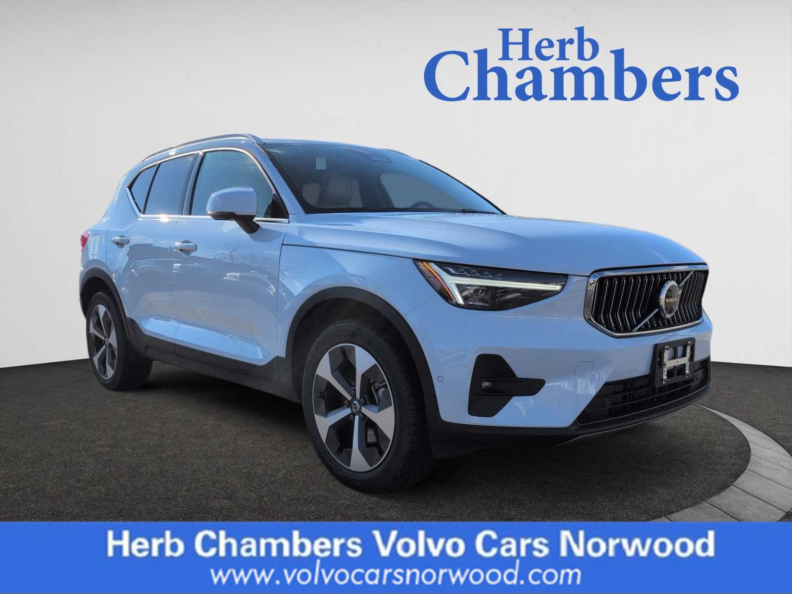 new 2025 Volvo XC40 car, priced at $48,315