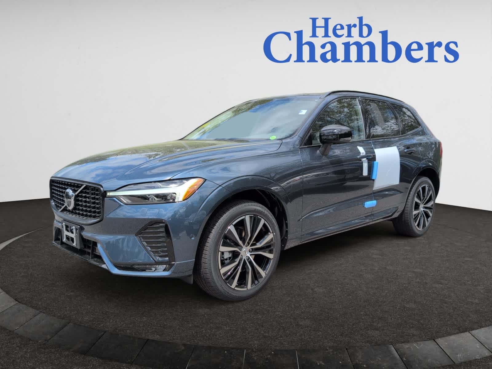 new 2025 Volvo XC60 car, priced at $55,360