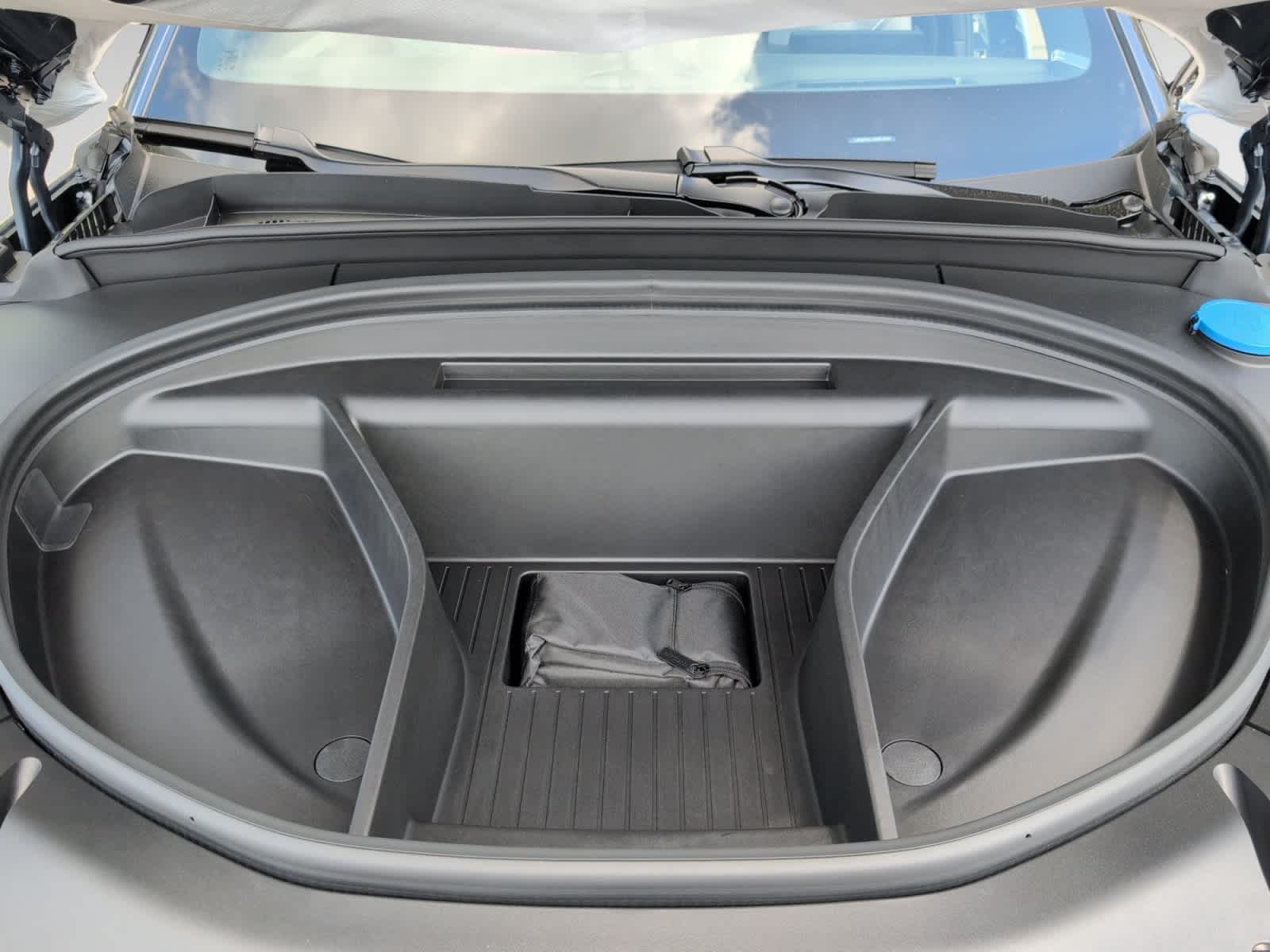 new 2025 Volvo EX90 car, priced at $98,485