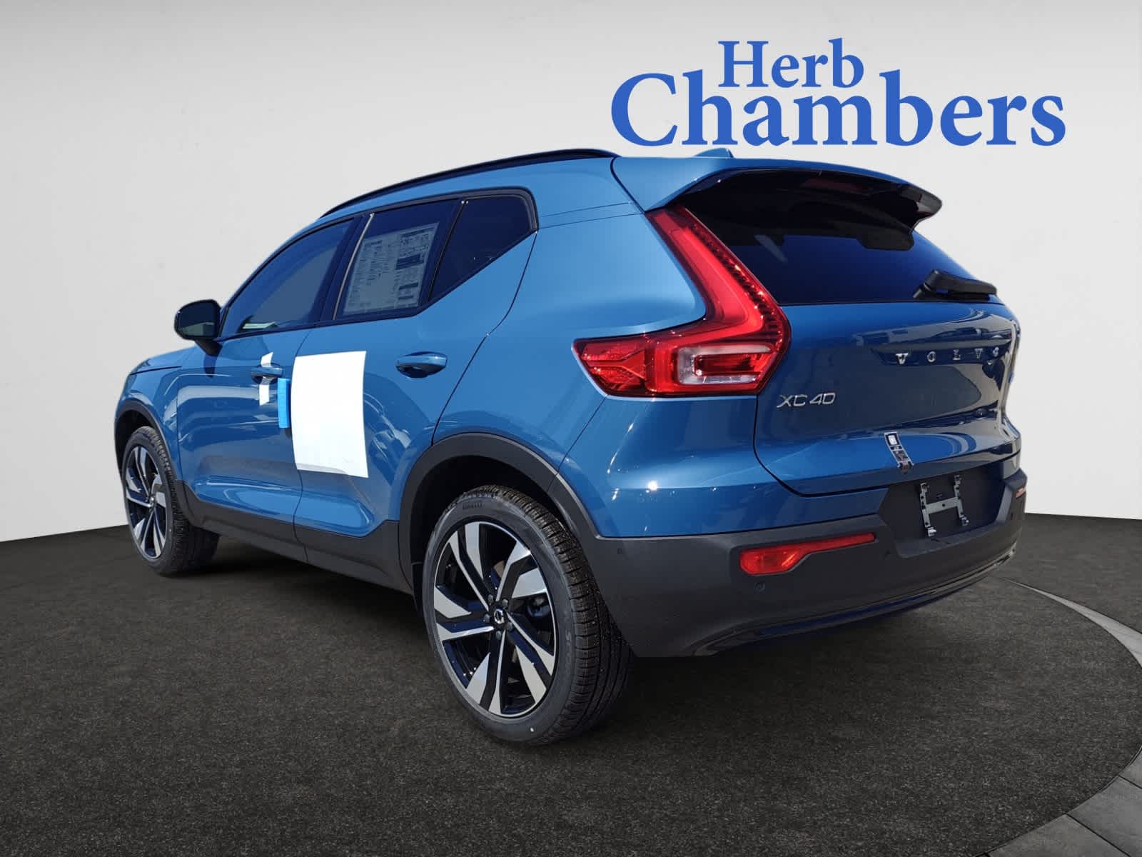 new 2024 Volvo XC40 car, priced at $52,410