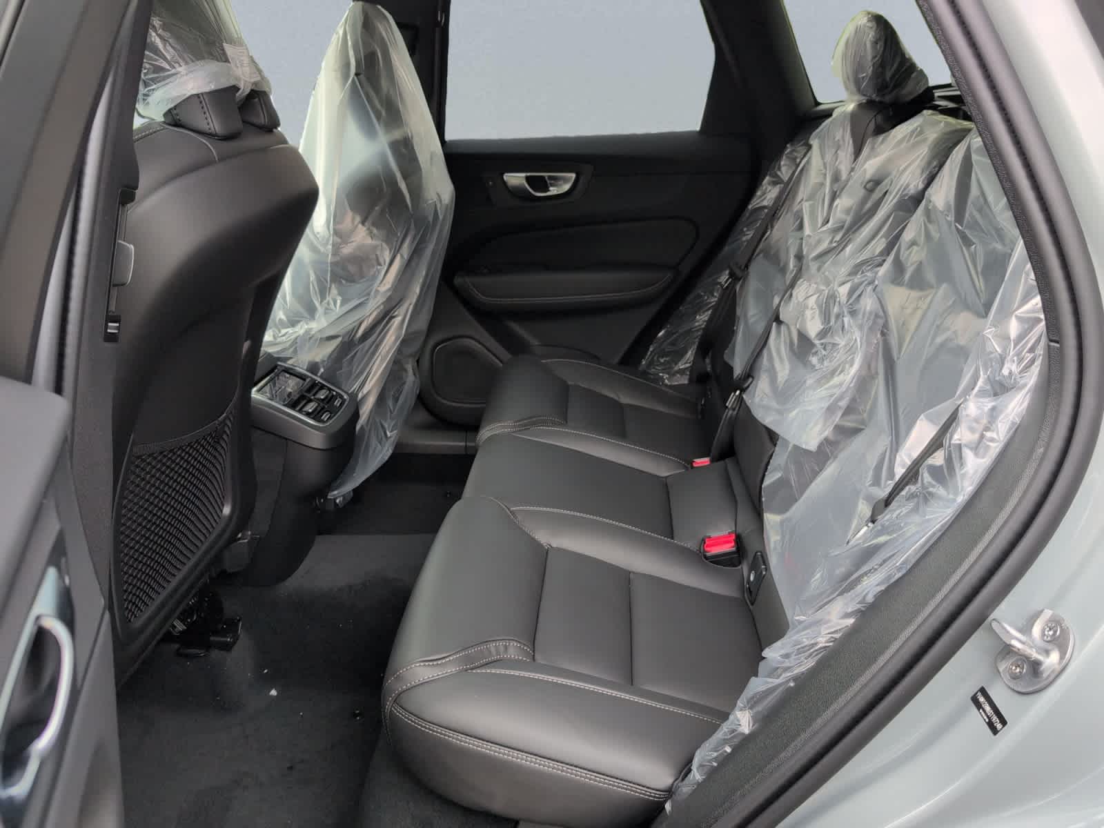 new 2025 Volvo XC60 car, priced at $61,400