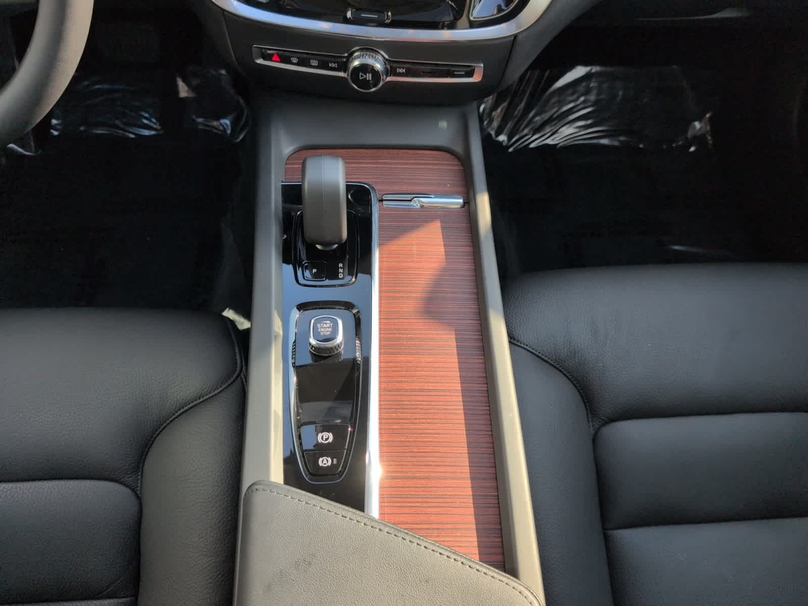 new 2024 Volvo S60 car, priced at $51,925