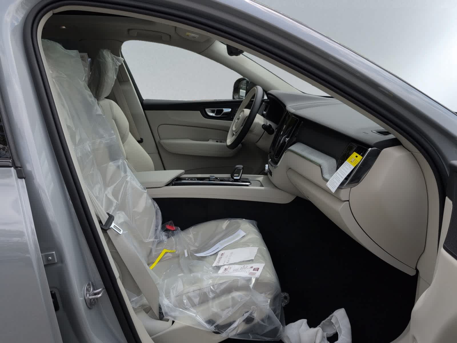new 2025 Volvo XC60 car, priced at $54,555